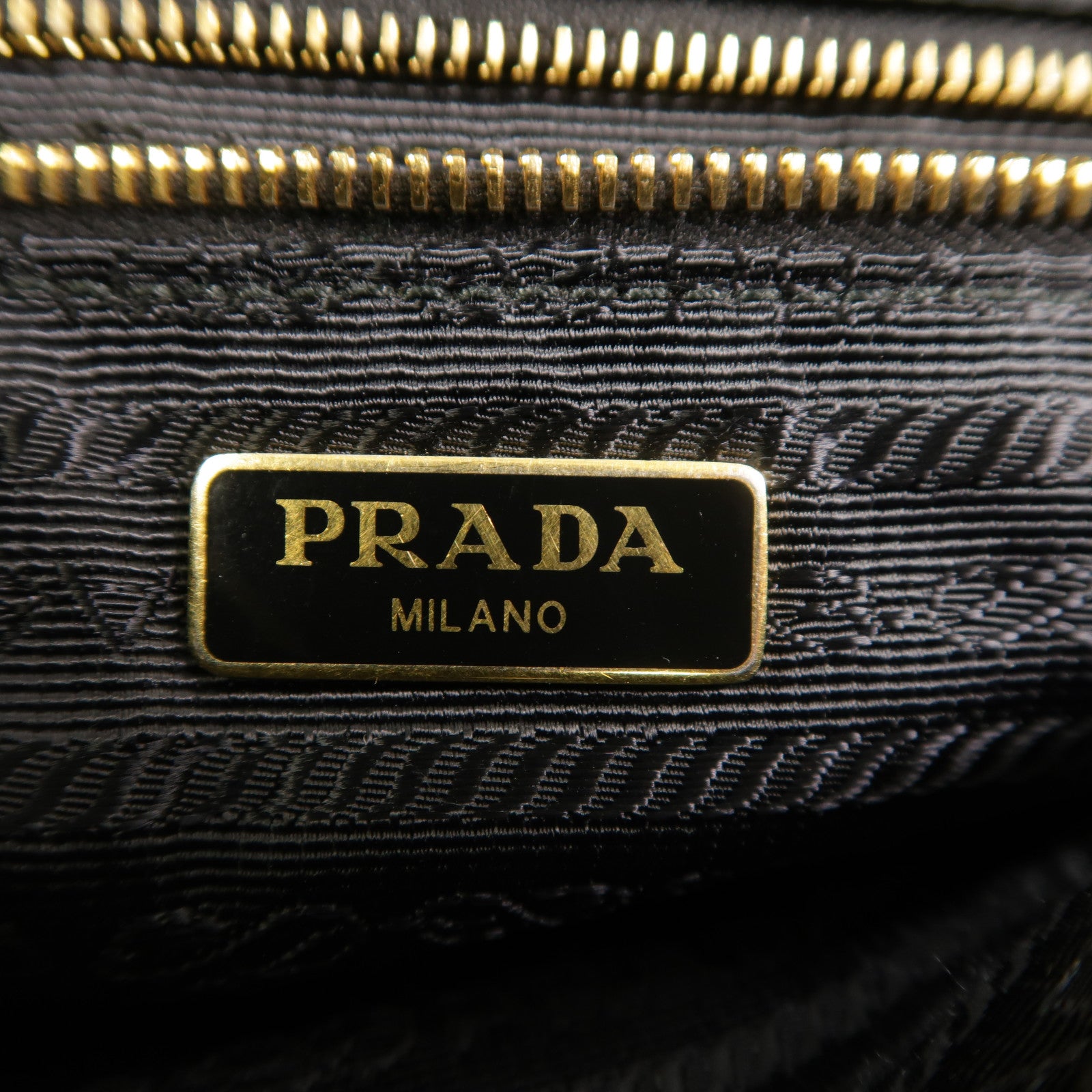 PRADA 尼龍Shoulder Bag鏈帶肩背袋