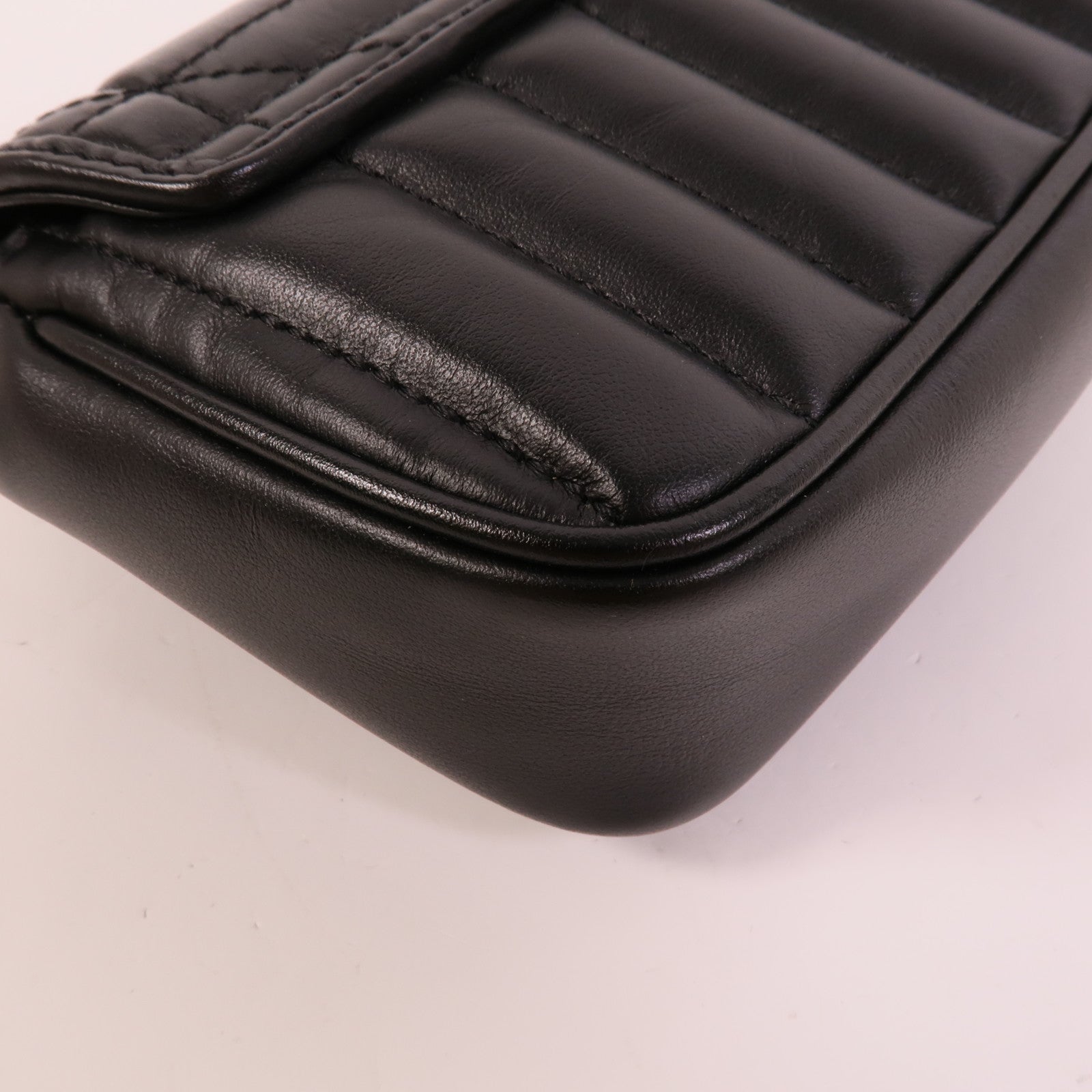 GUCCI 牛皮皮革GG Marmont Super Mini鏈帶肩背袋