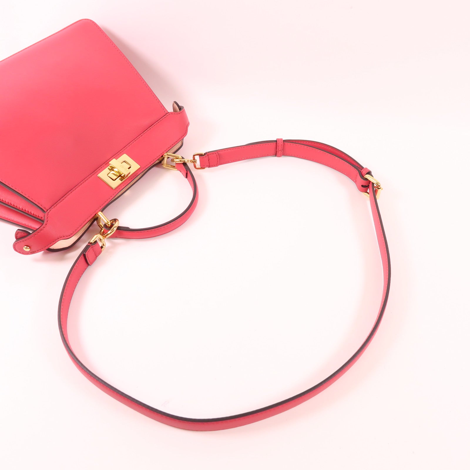 FENDI 牛皮皮革Peekaboo金扣手挽肩背兩用袋