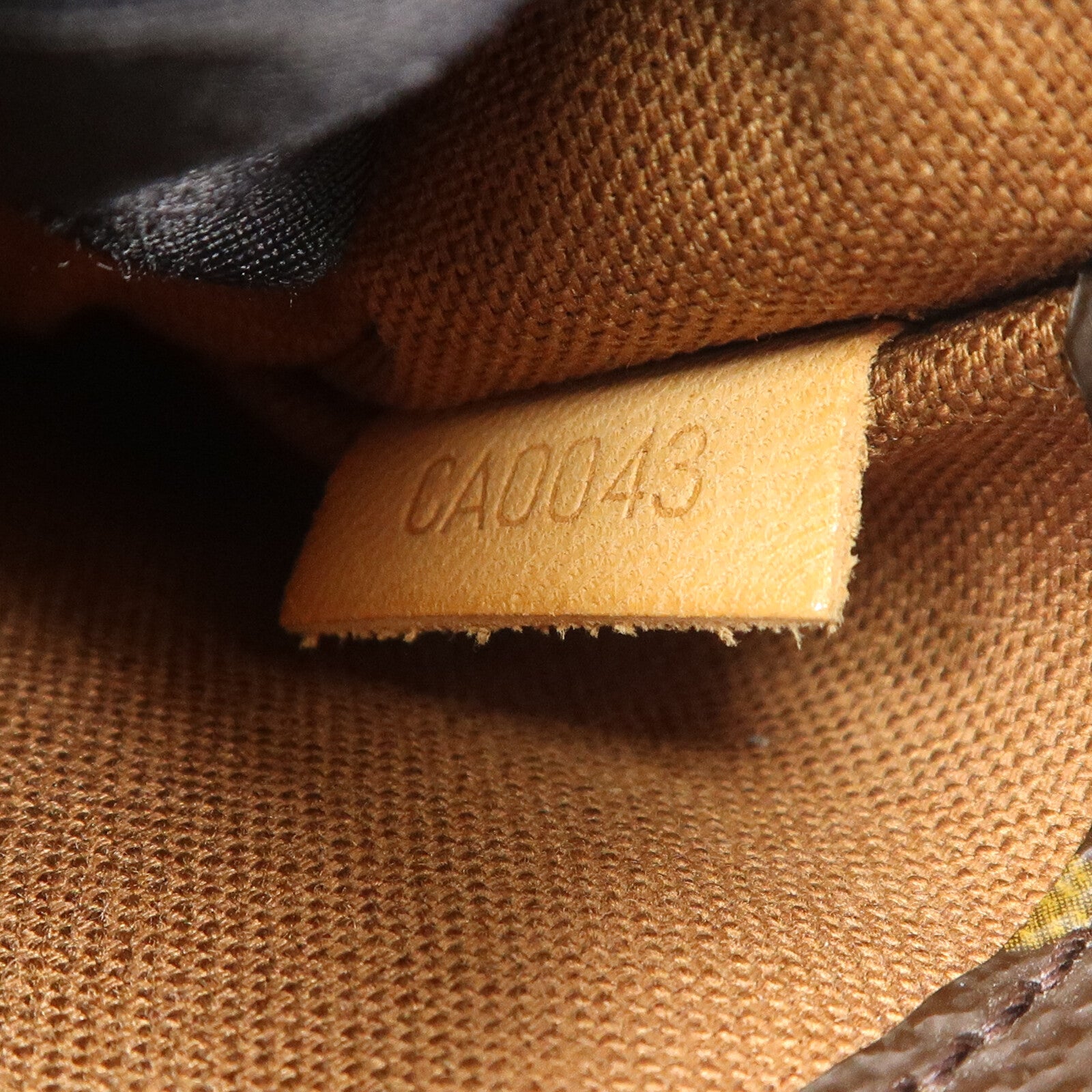 LOUIS VUITTON Monogram Pochette Gange肩背袋