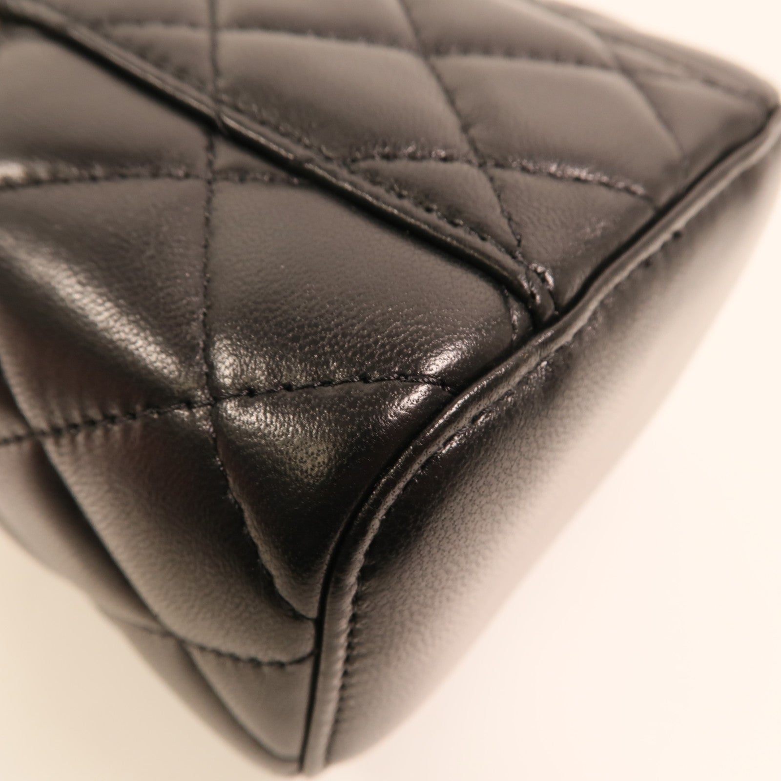 CHANEL 羊皮皮革Mini Vanity Case With Gold Ball金扣鏈帶肩背袋