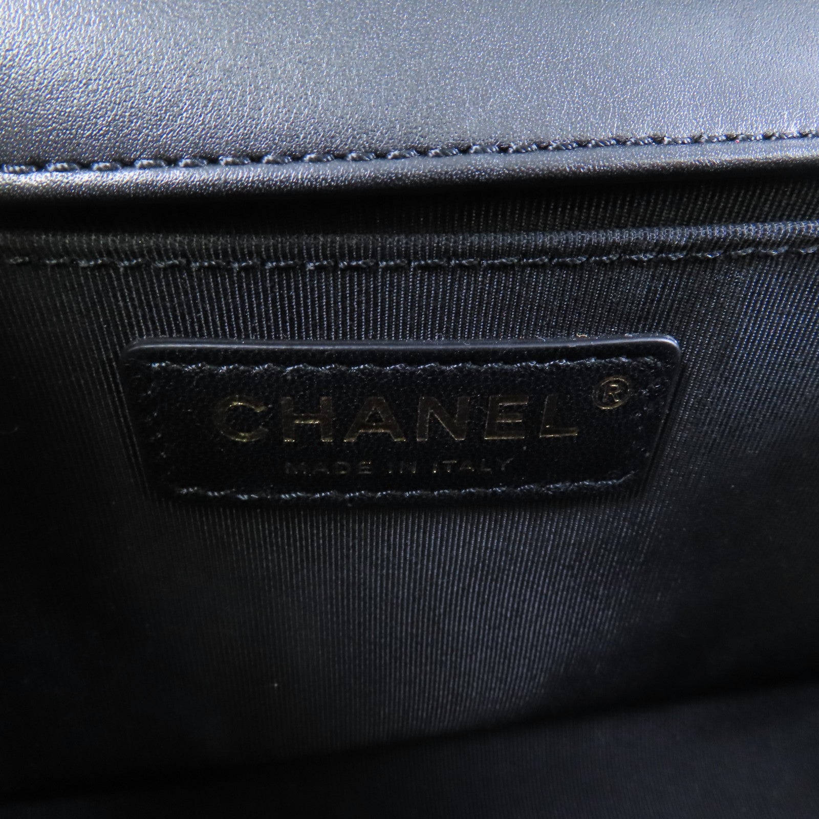 CHANEL 羊皮皮革Boy Chanel 25金扣鏈帶肩背袋