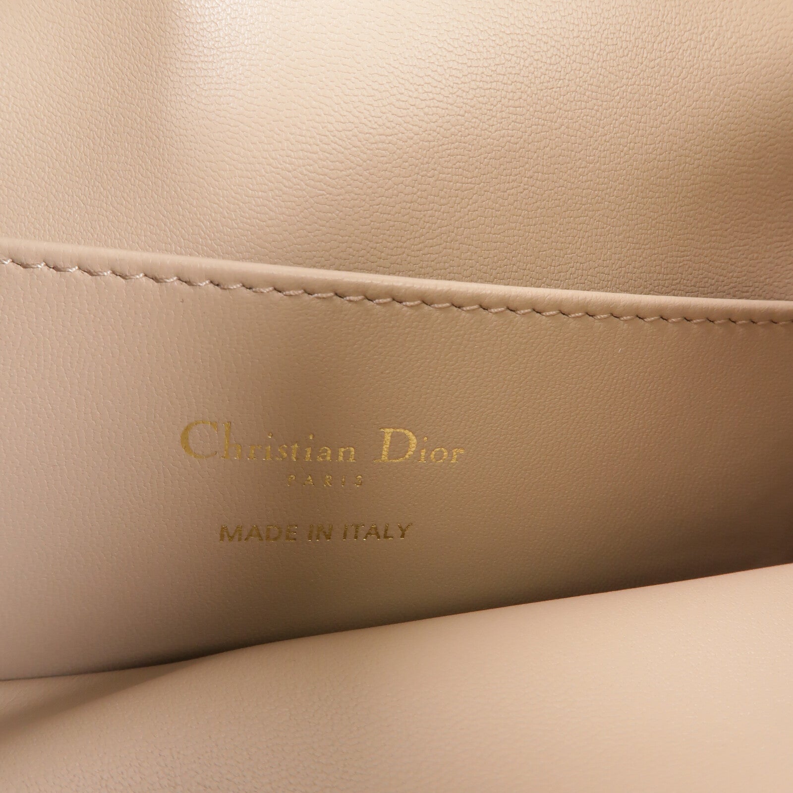 Dior 羊皮皮革Medium Dior Caro Backpack背包