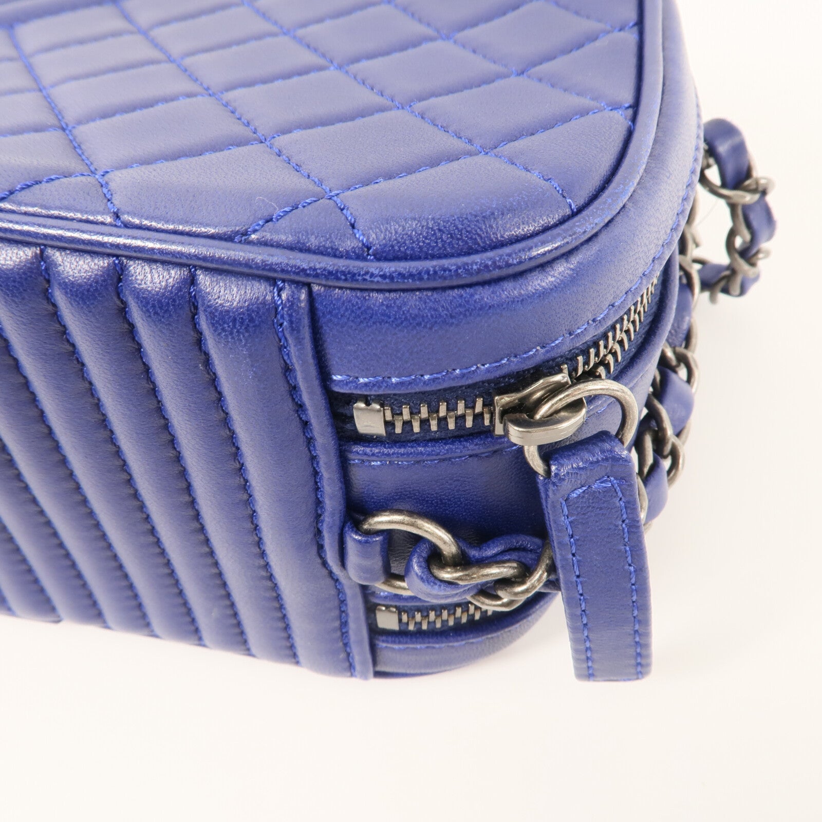 CHANEL 羊皮皮革Carmera Bag鏈帶肩背袋