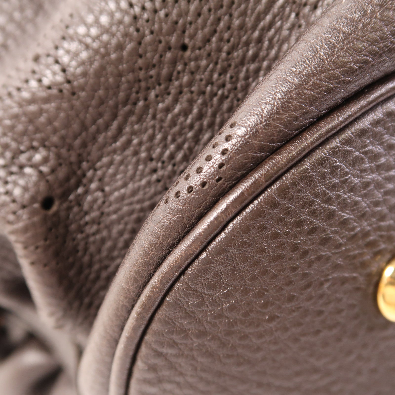 LOUIS VUITTON Monogram Mahina L金扣肩背袋