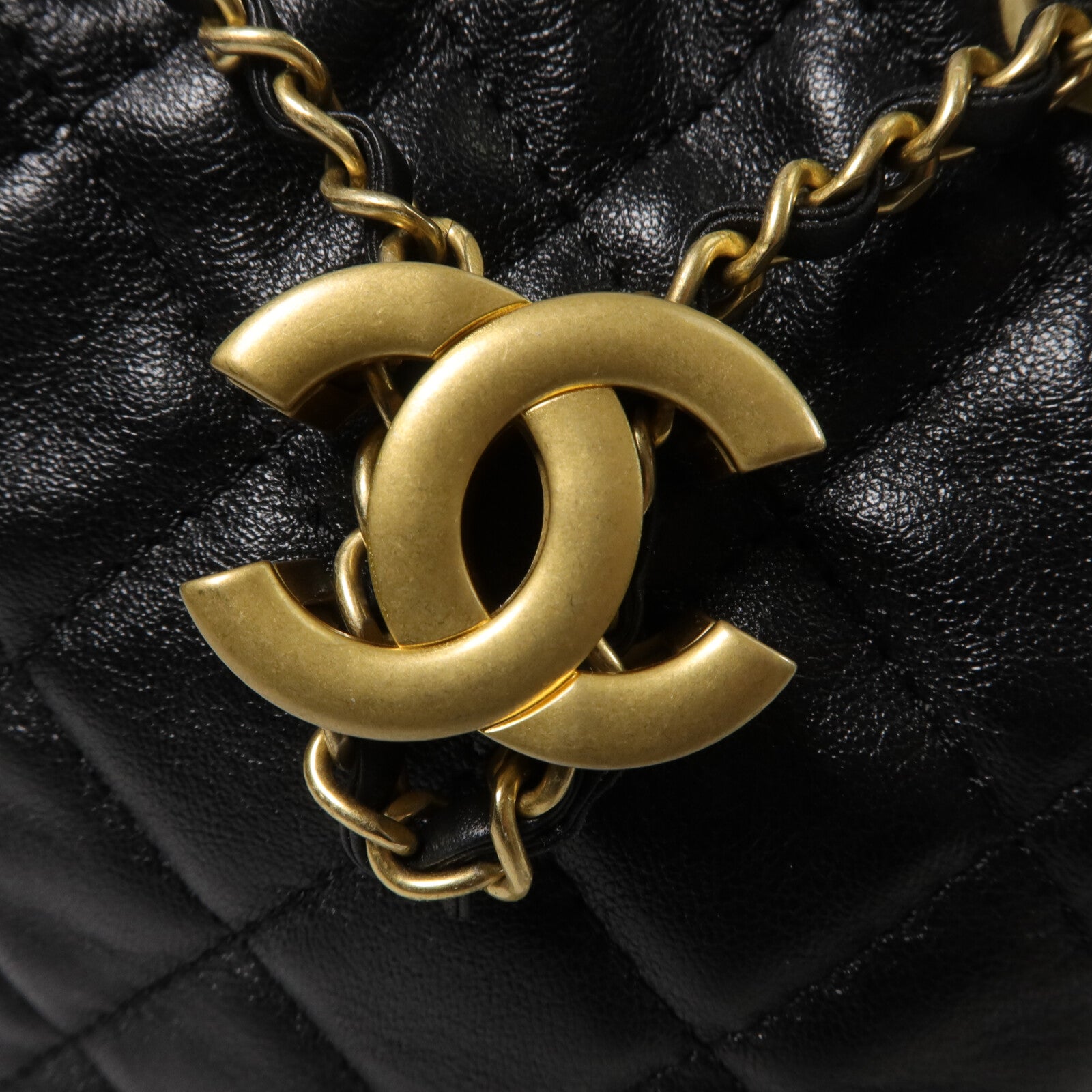 CHANEL 羊皮皮革Bucket Bag鏈帶肩背袋