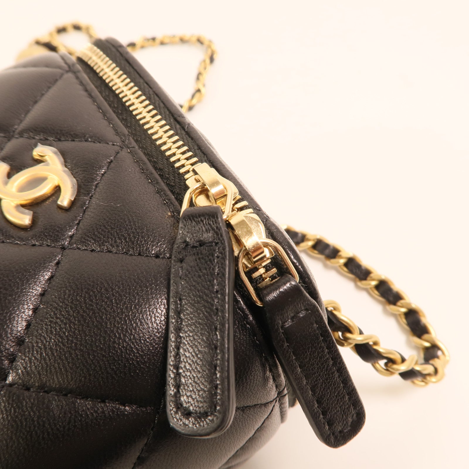 CHANEL 羊皮皮革Mini Vanity Case With Gold Ball金扣鏈帶肩背袋
