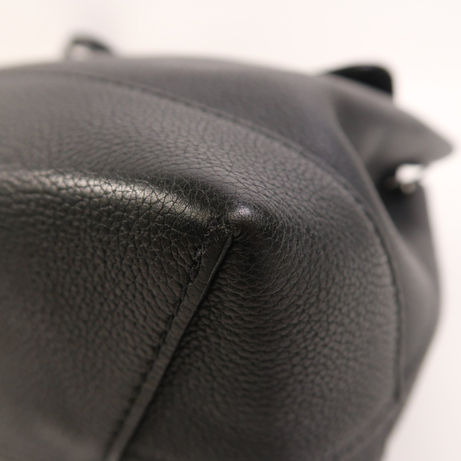 LOUIS VUITTON 【激減優惠】牛皮皮革Lock Me Backpack銀扣背包