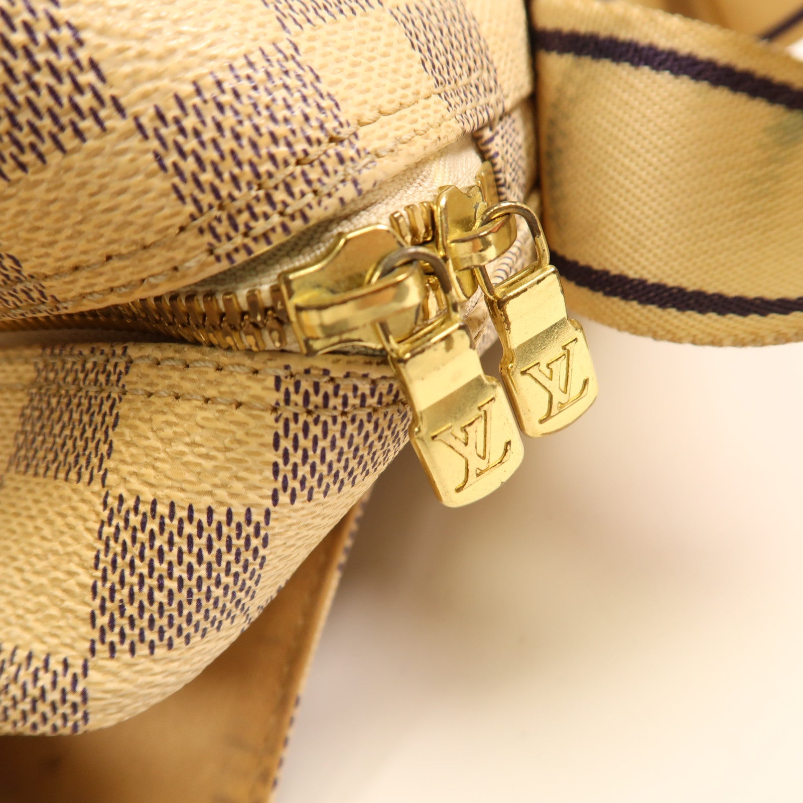 LOUIS VUITTON Damier Azur Naviglio金扣肩背袋