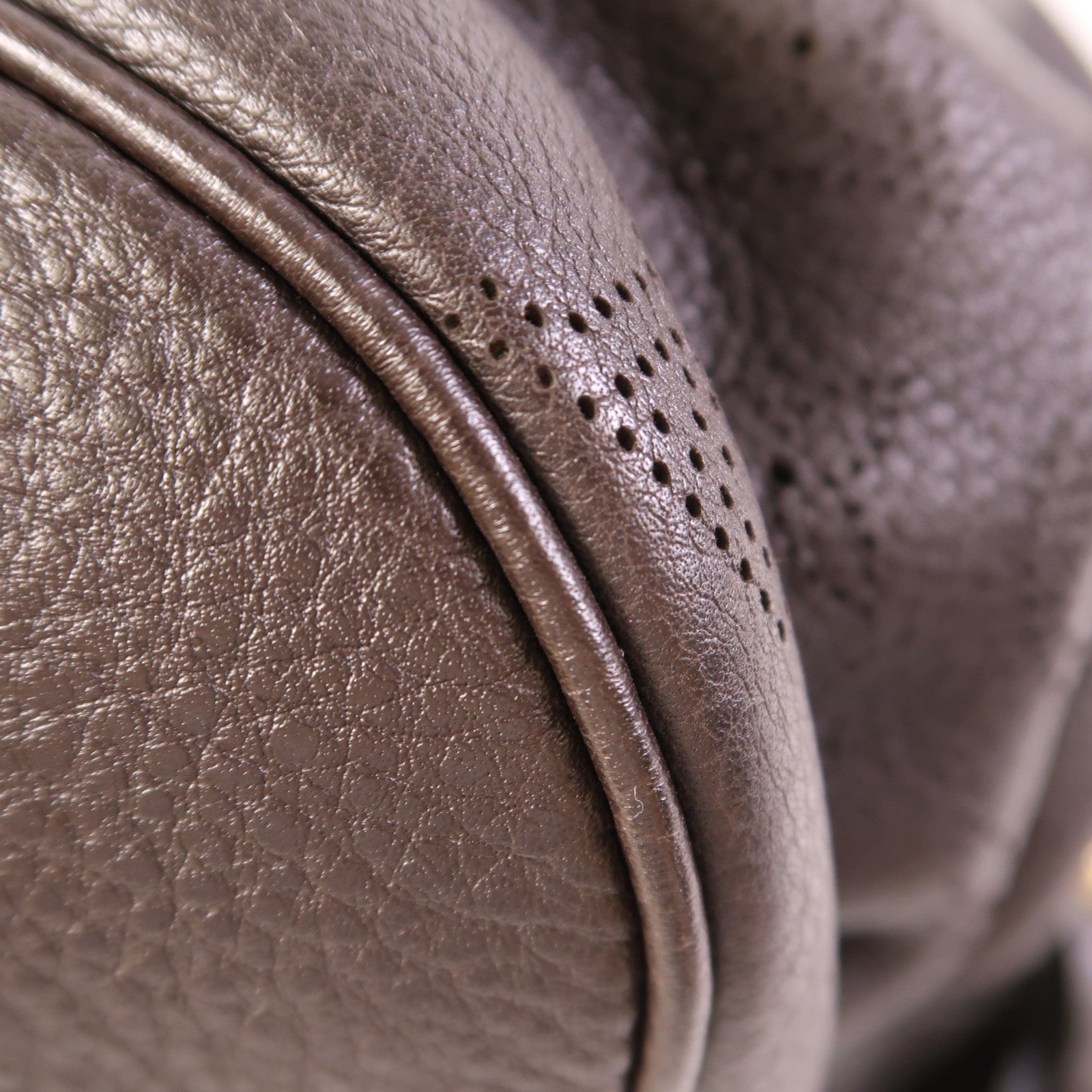 LOUIS VUITTON Monogram Mahina L金扣肩背袋