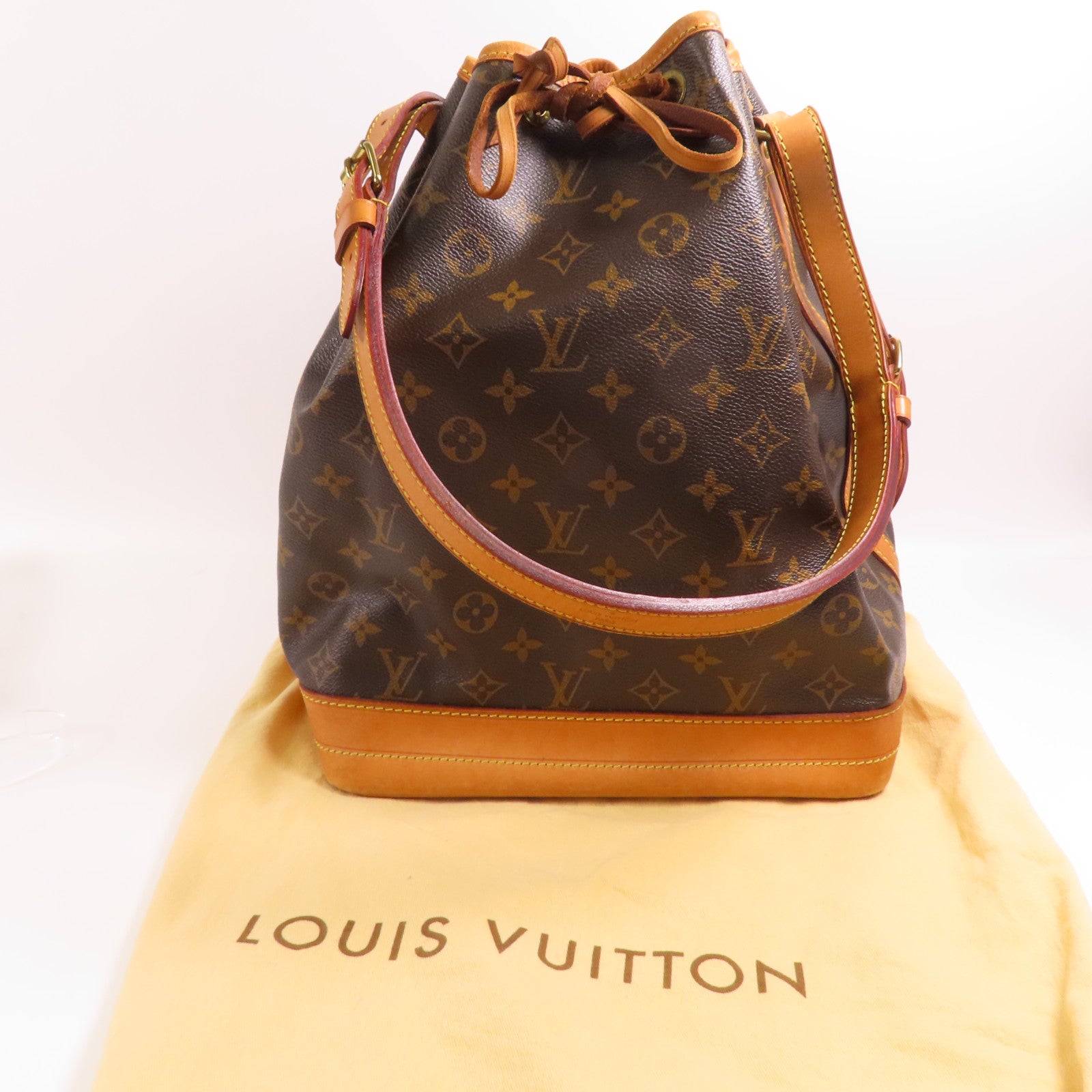 LOUIS VUITTON Monogram Noe金扣肩背袋
