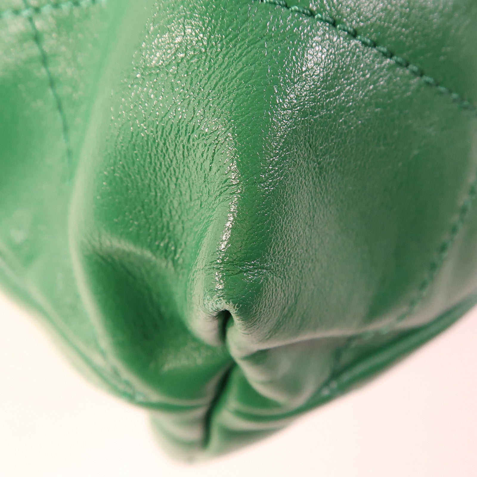 CHANEL 皮革Chanel 22 Small金扣鏈帶肩背袋