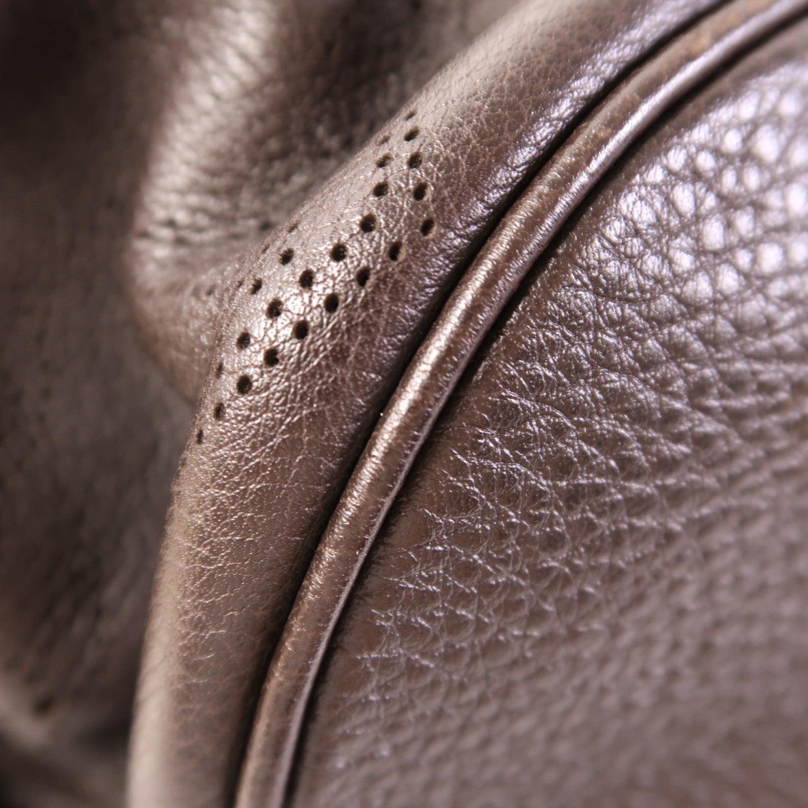 LOUIS VUITTON Monogram Mahina L金扣肩背袋