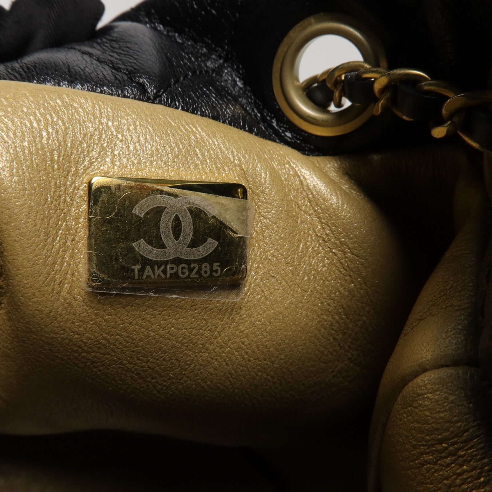 CHANEL 羊皮皮革Bucket Bag鏈帶肩背袋