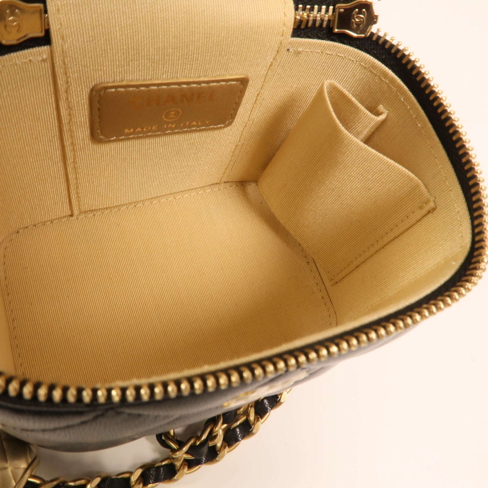 CHANEL 羊皮皮革Mini Vanity Case With Gold Ball金扣鏈帶肩背袋