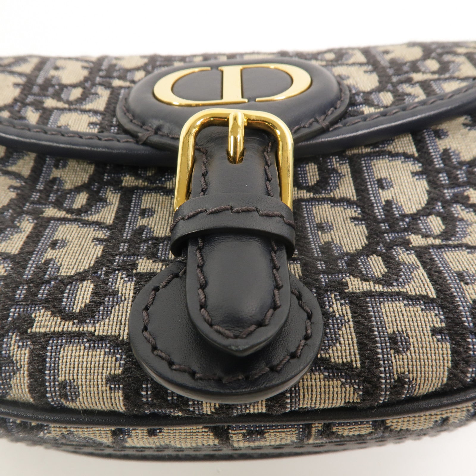 Dior 帆布Mini Bobby肩背袋