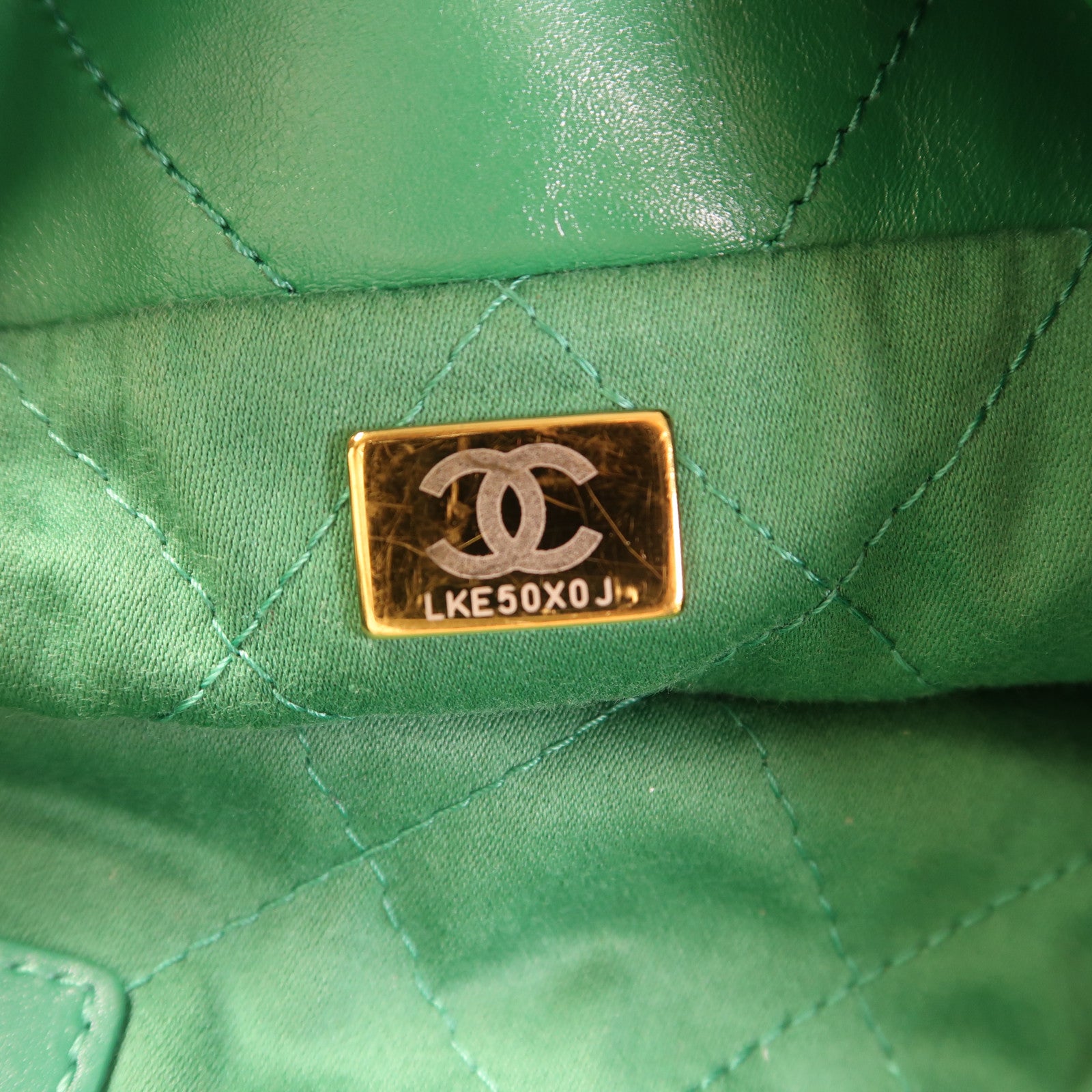 CHANEL 皮革Chanel 22 Small金扣鏈帶肩背袋