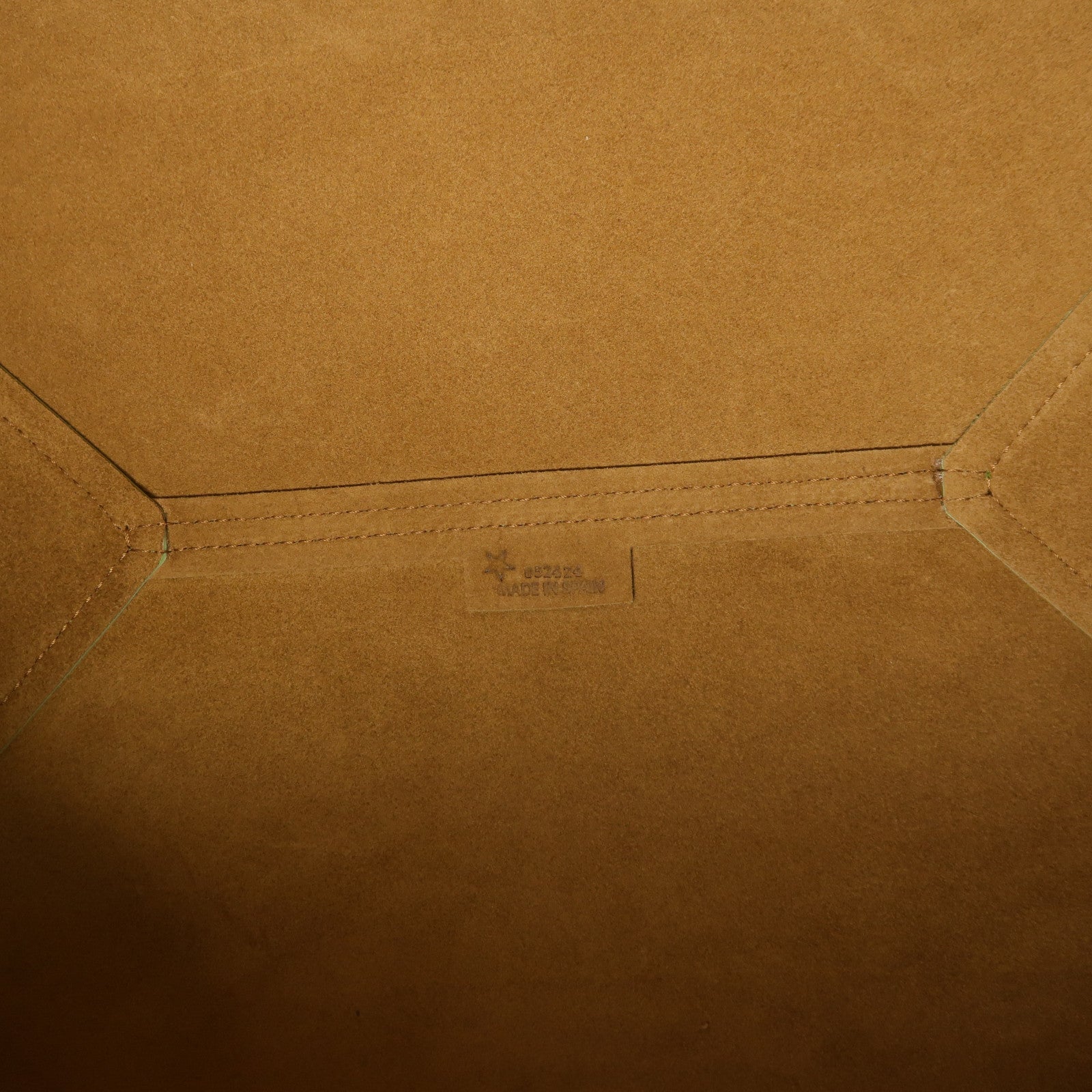 LOEWE 牛皮皮革Puzzle Fold Tote肩背袋