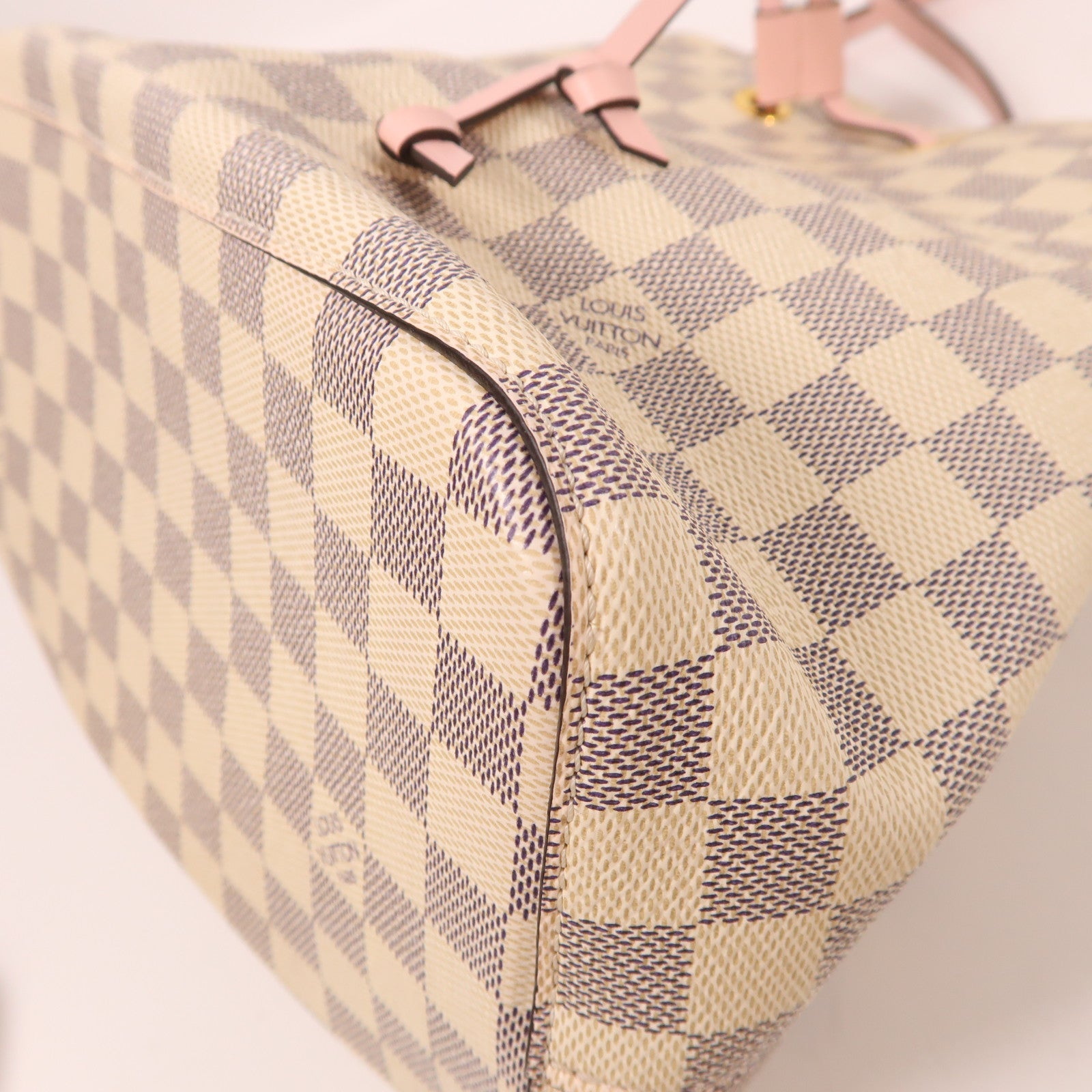 LOUIS VUITTON Damier Azur Neo Noe金扣肩背袋白色/粉紅色
