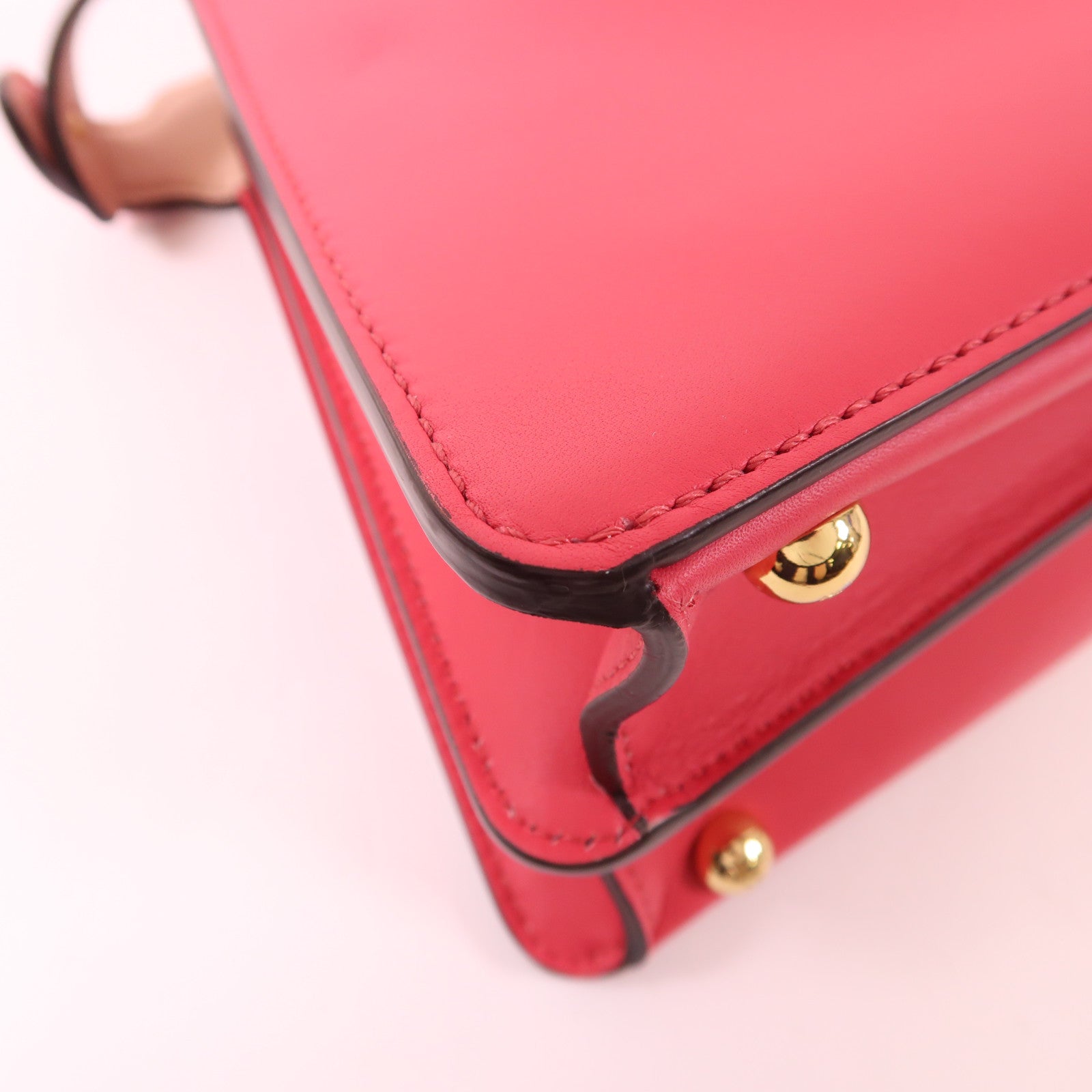 FENDI 牛皮皮革Peekaboo金扣手挽肩背兩用袋