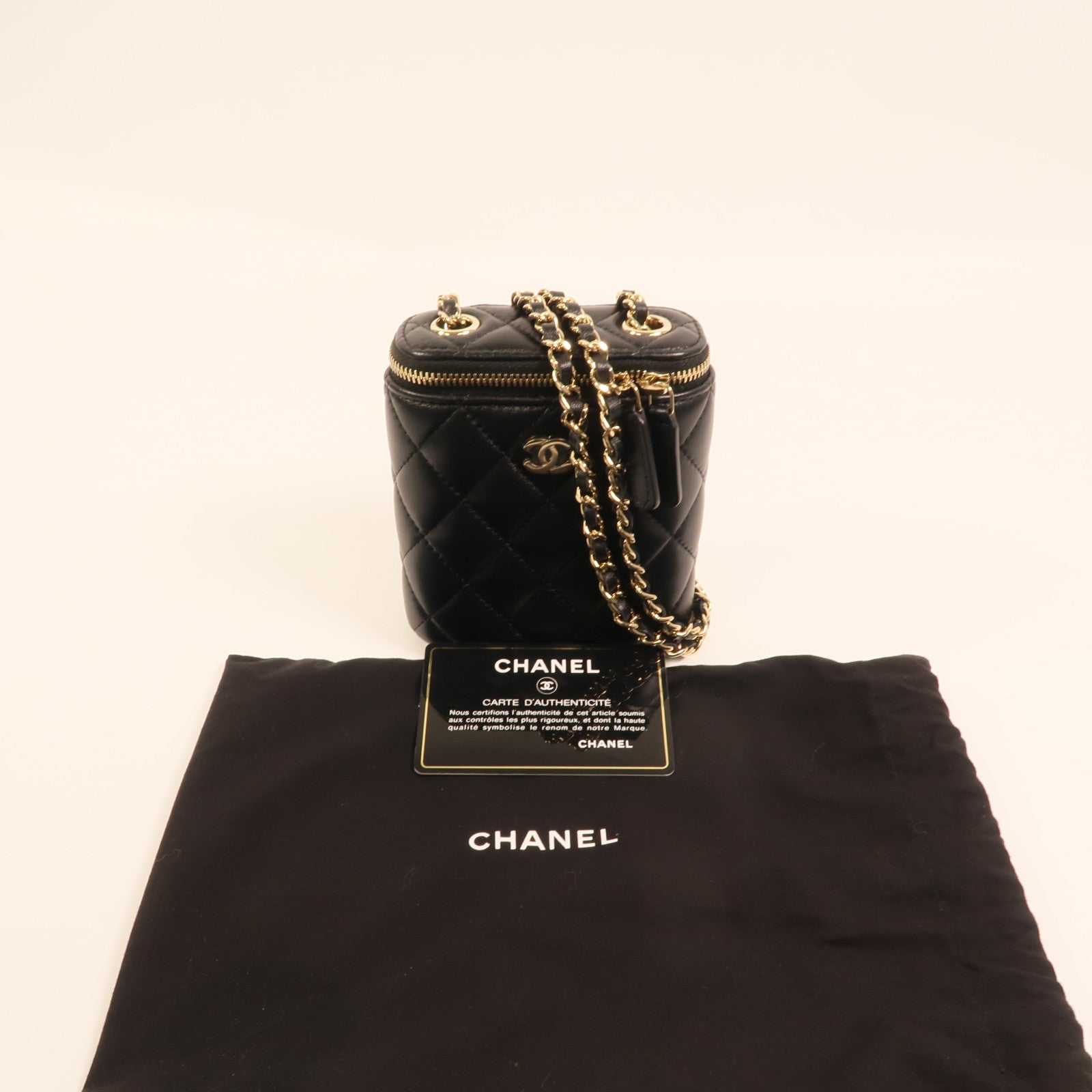 CHANEL 羊皮皮革Mini Pouch With Chain金扣鏈帶肩背袋