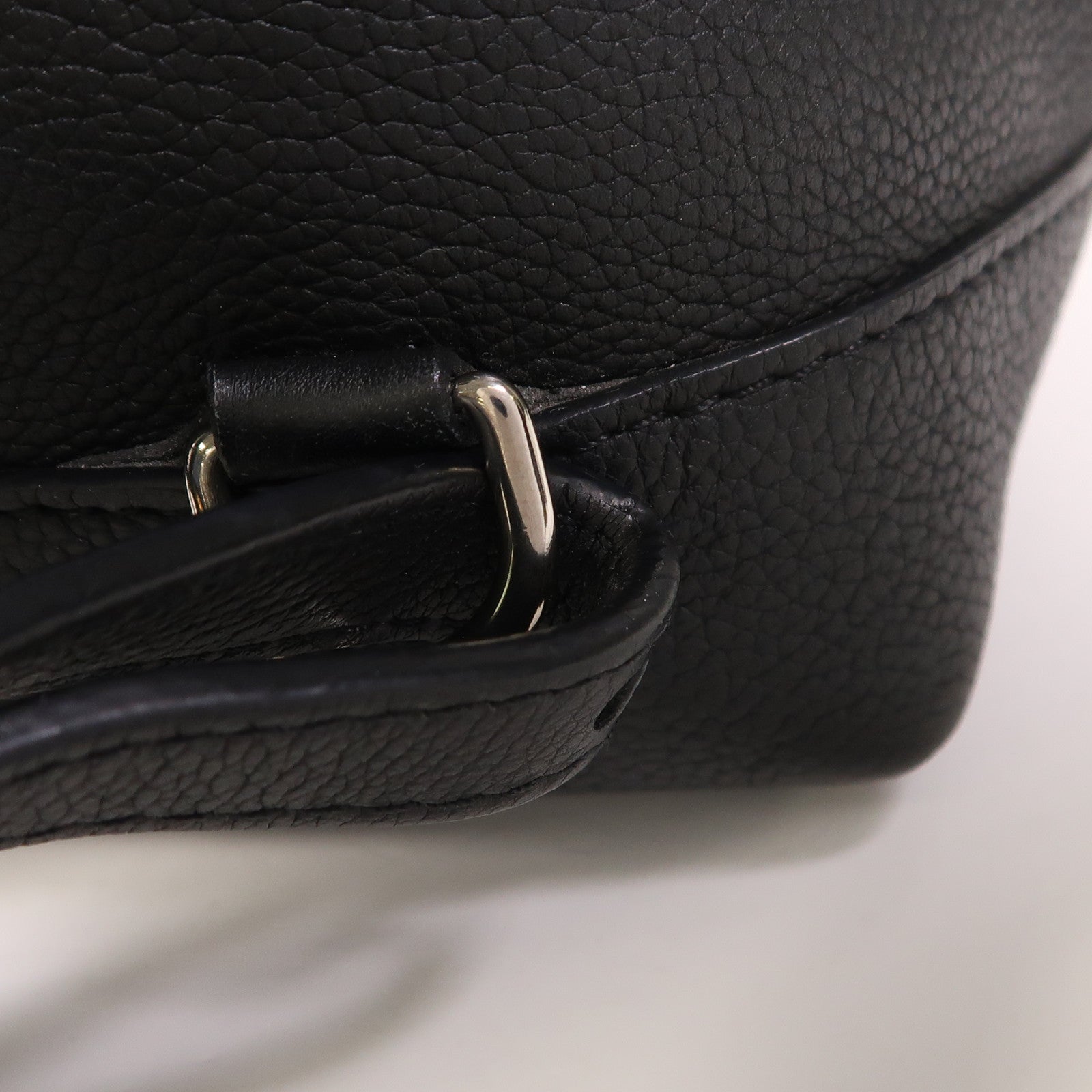 LOUIS VUITTON 【激減優惠】牛皮皮革Lock Me Backpack銀扣背包