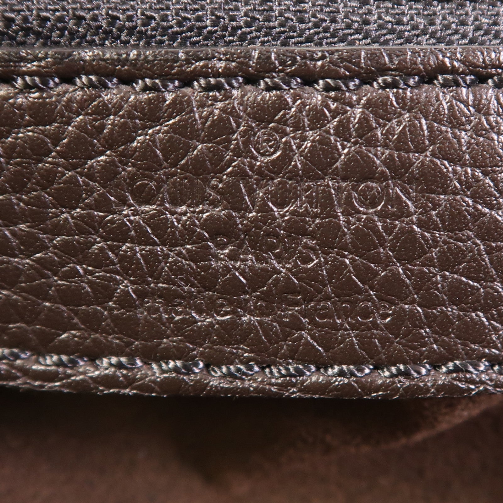 LOUIS VUITTON Monogram Mahina L金扣肩背袋