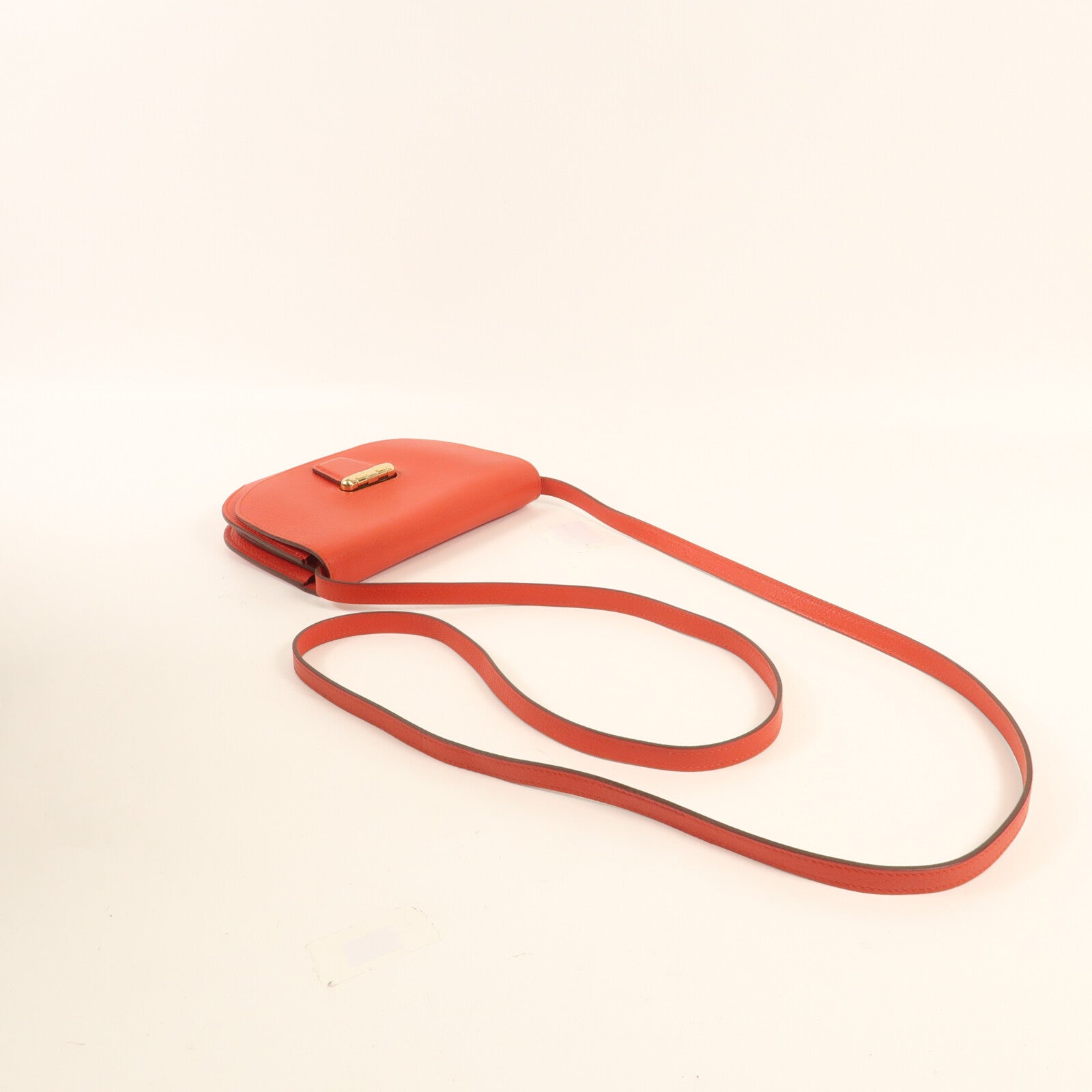 HERMES Evercolor皮革Mini Convoyeur金扣肩背袋Rouge Tomate