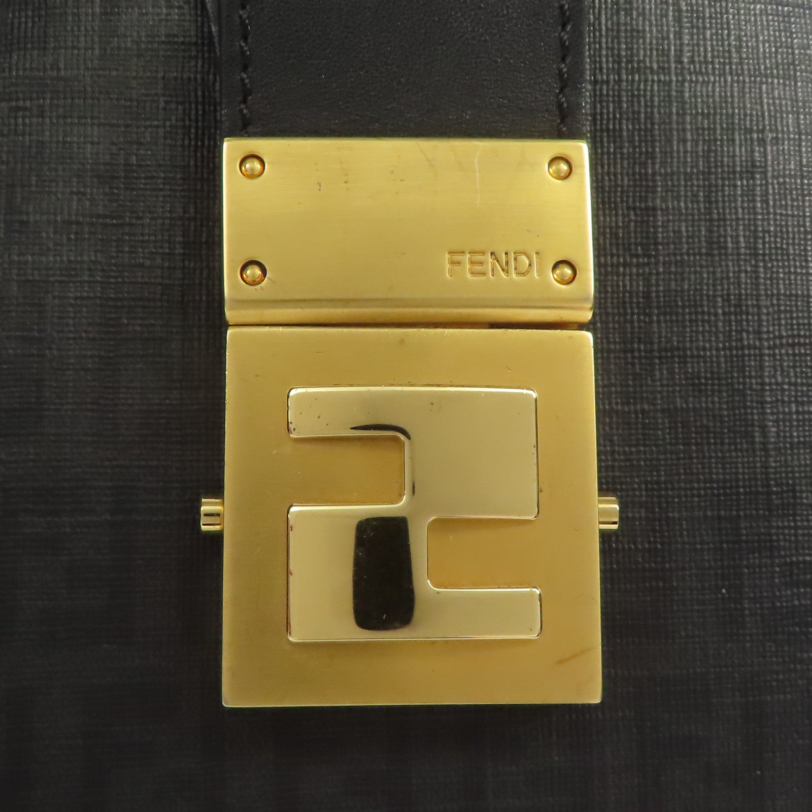 FENDI 塗層帆布Shoulder Bag金扣肩背袋