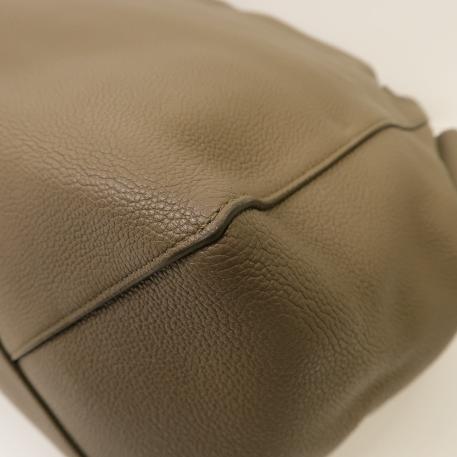 CELINE 牛皮皮革Shoulder Bag金扣肩背袋灰色