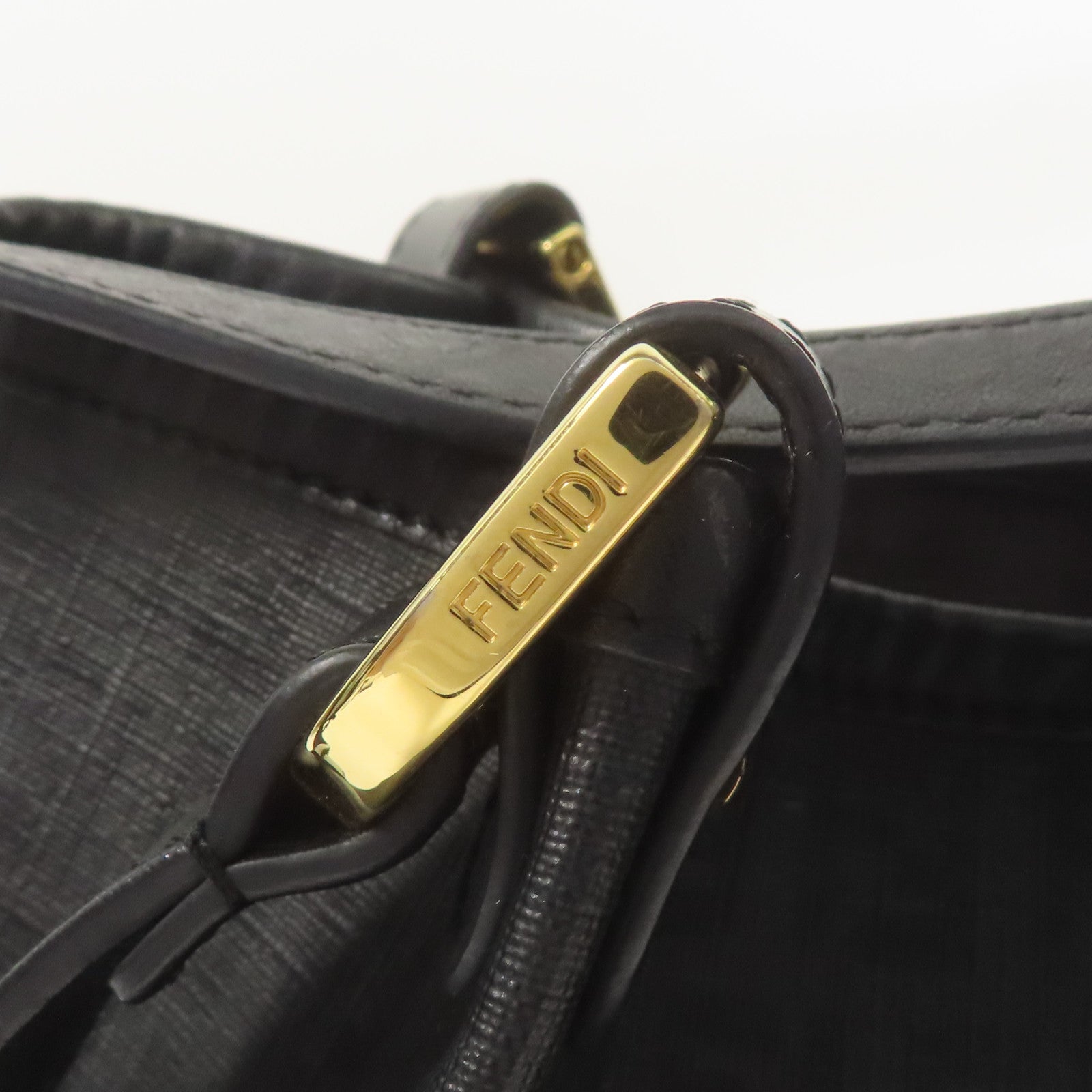 FENDI 塗層帆布Shoulder Bag金扣肩背袋