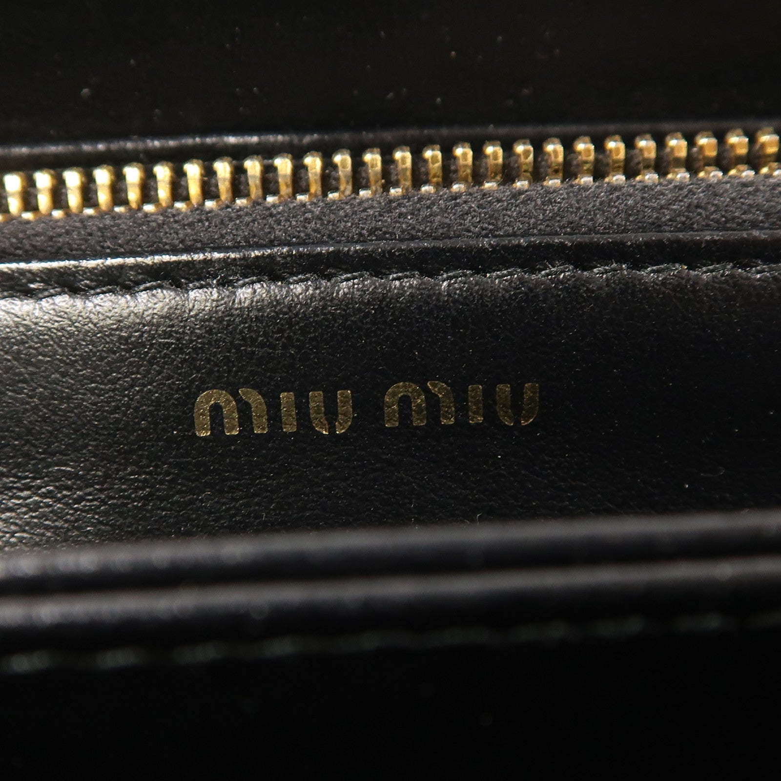Miu Miu 牛皮皮革Long Wallet金扣長錢包