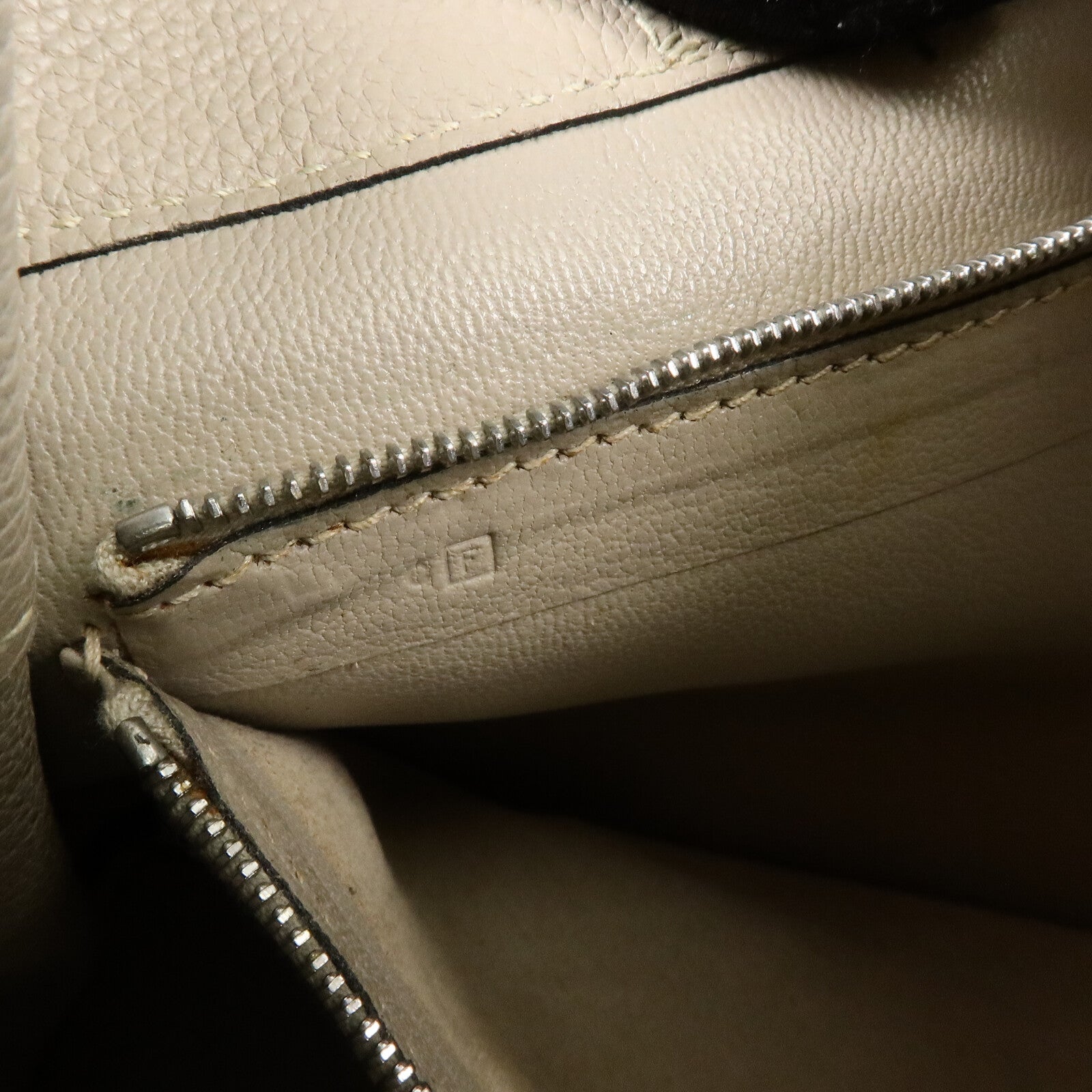 HERMES Clemence皮革Fourre Tout PM手挽袋
