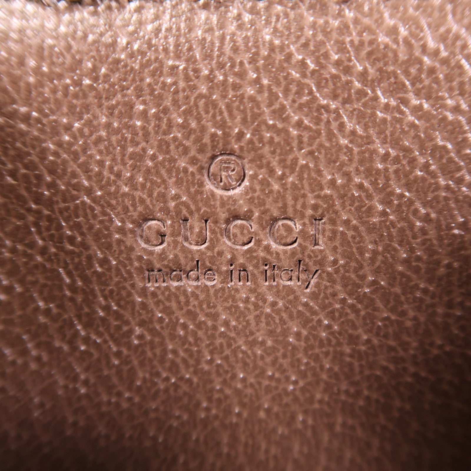 GUCCI 塗層帆布GG Zip Card Case銀扣卡片套