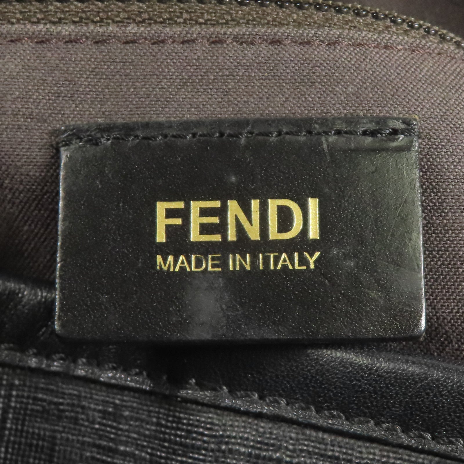 FENDI 塗層帆布Shoulder Bag金扣肩背袋