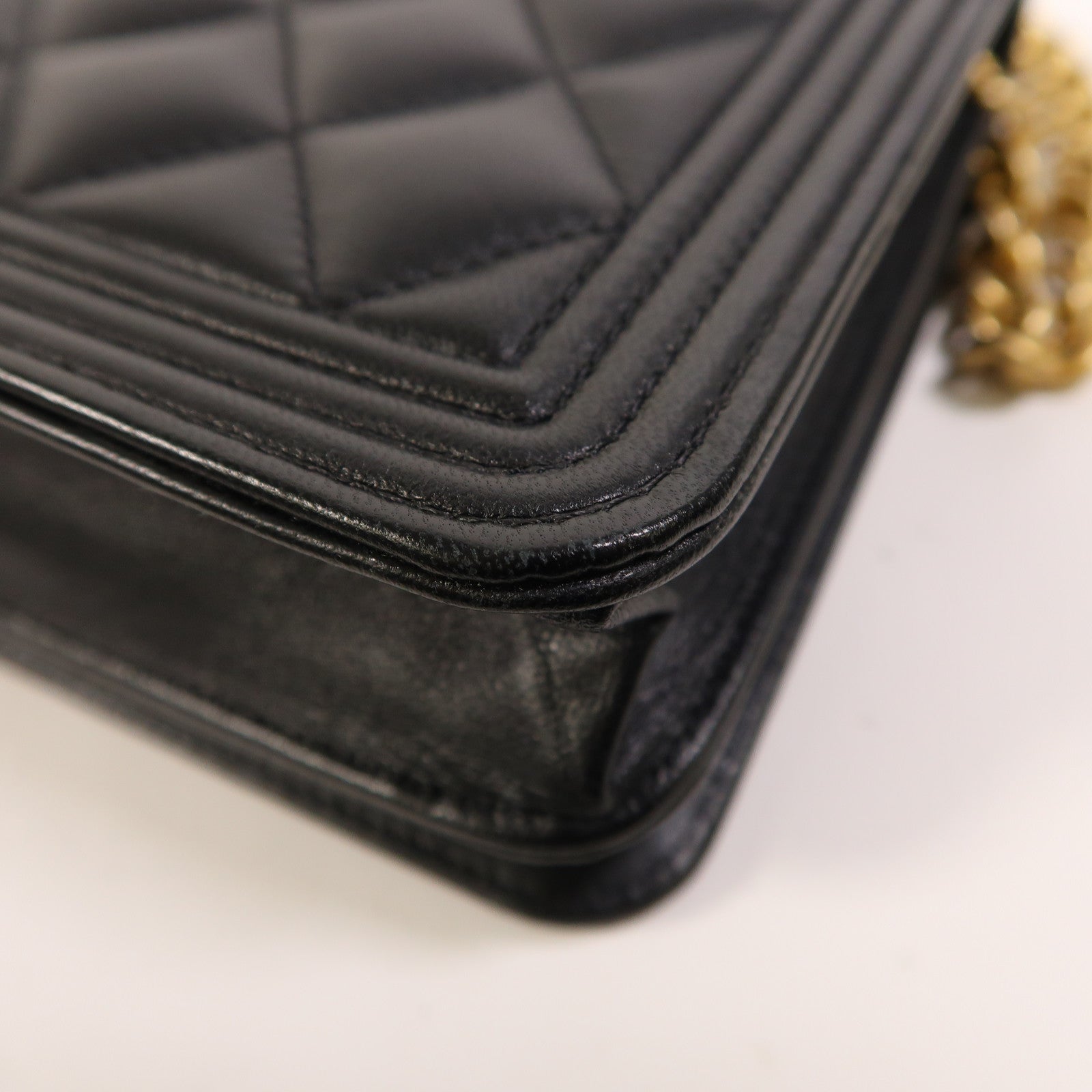 CHANEL 羊皮皮革Boy Wallet On Chain鏈帶肩背袋