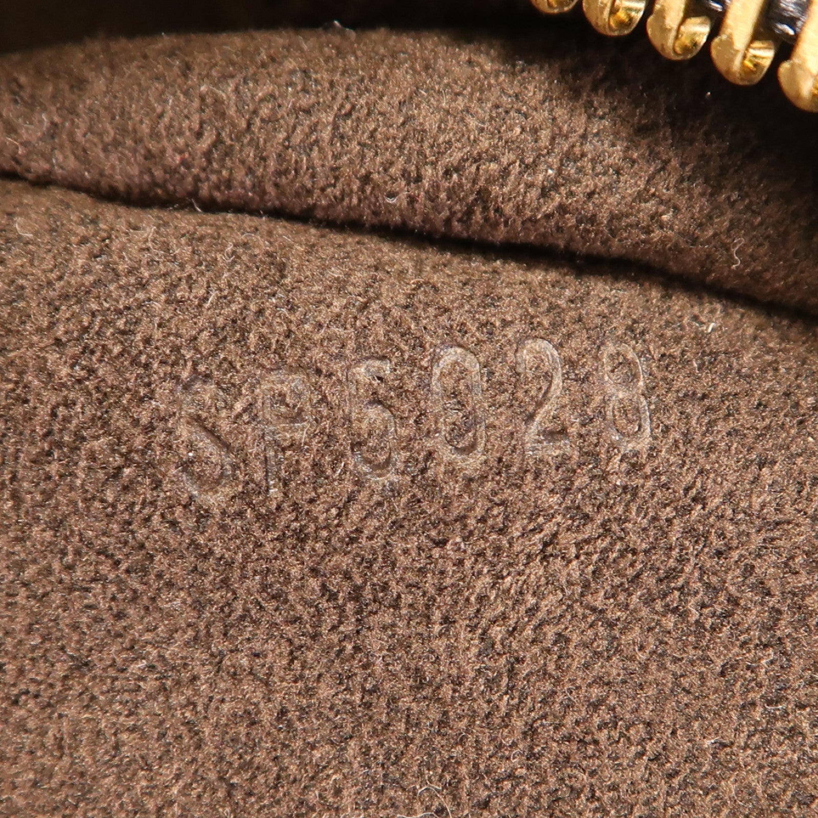 LOUIS VUITTON Monogram Mahina L金扣肩背袋