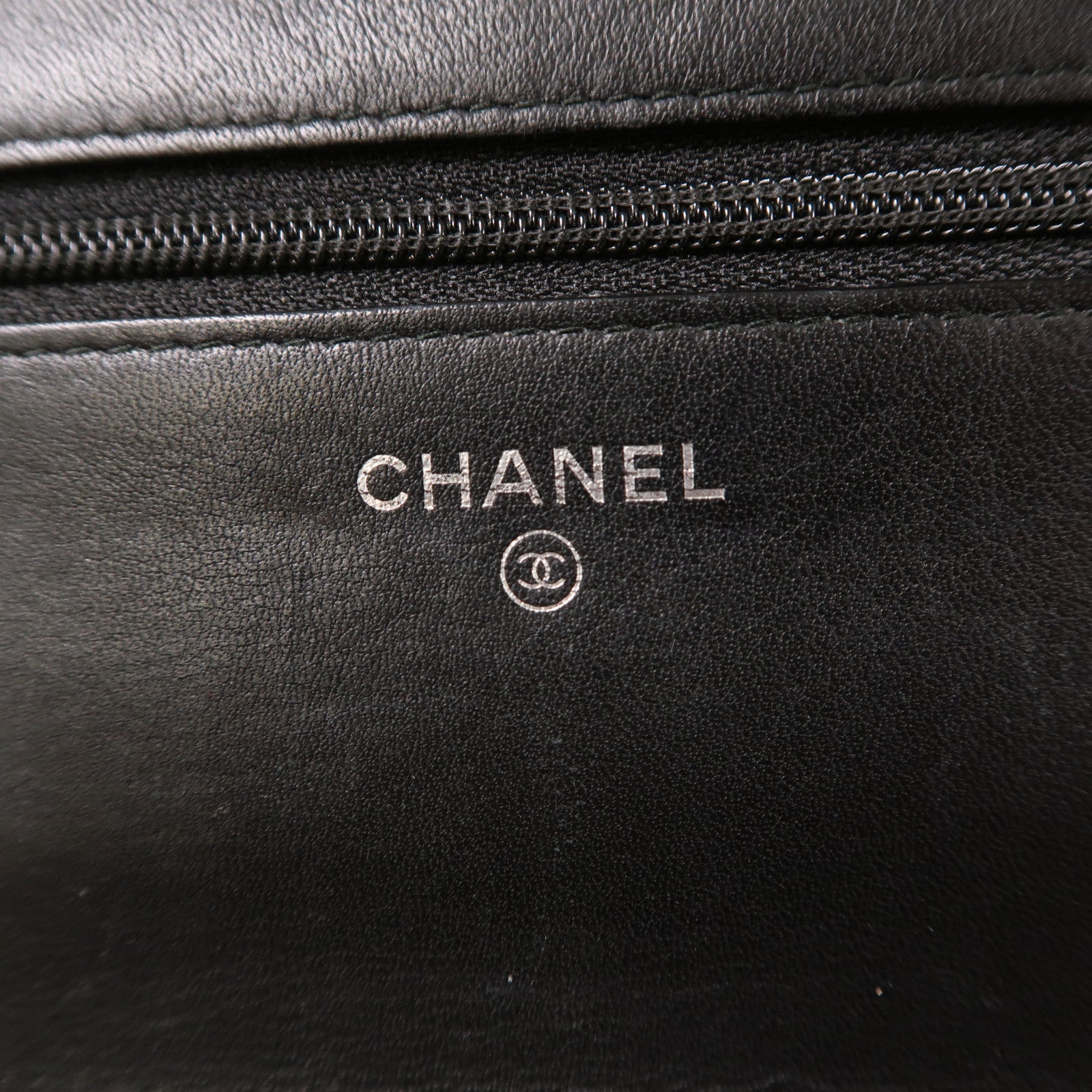 CHANEL 【激減優惠】牛皮皮革WOC銀扣鏈帶肩背袋黑色