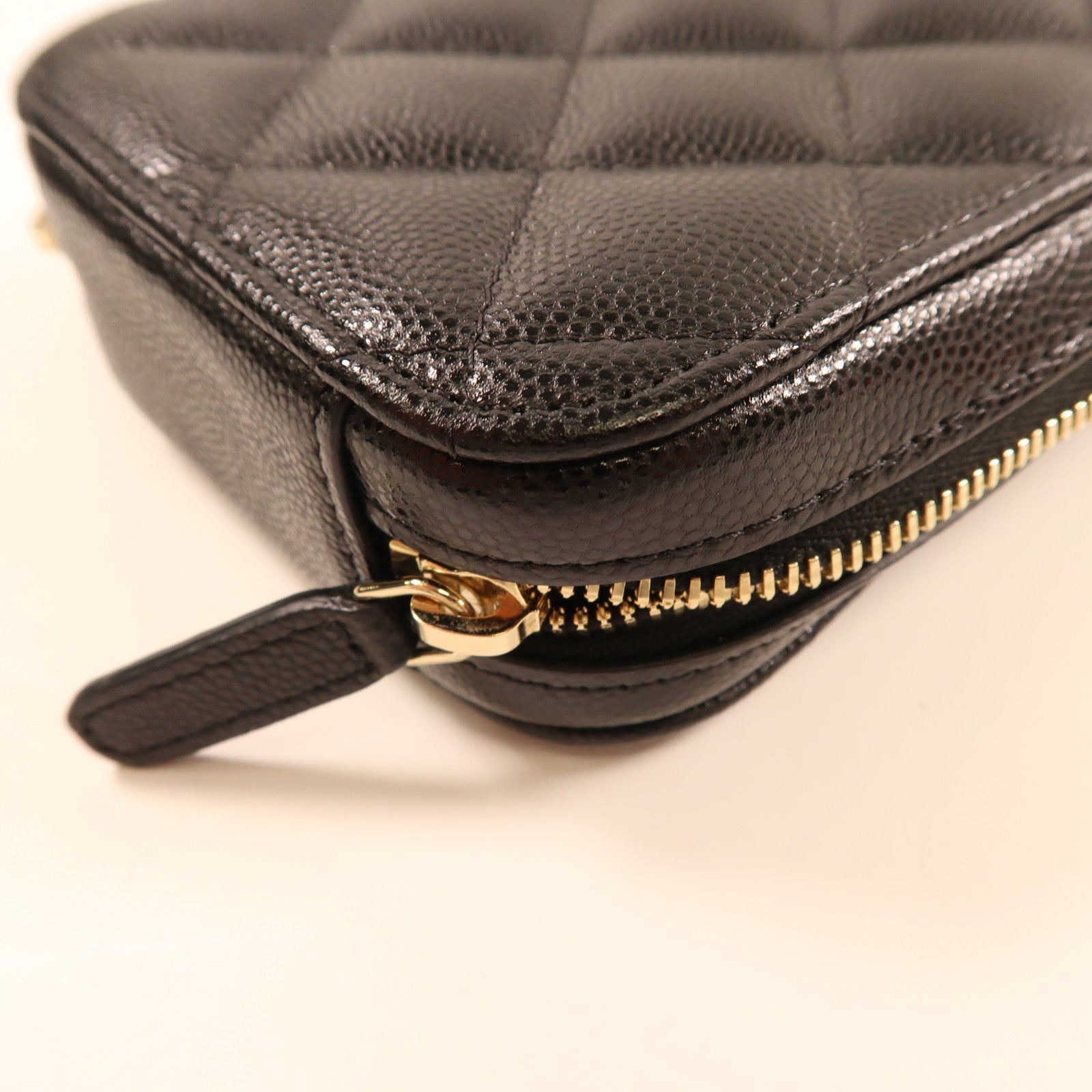CHANEL 牛皮皮革Chain Shoulder金扣鏈帶肩背袋黑色