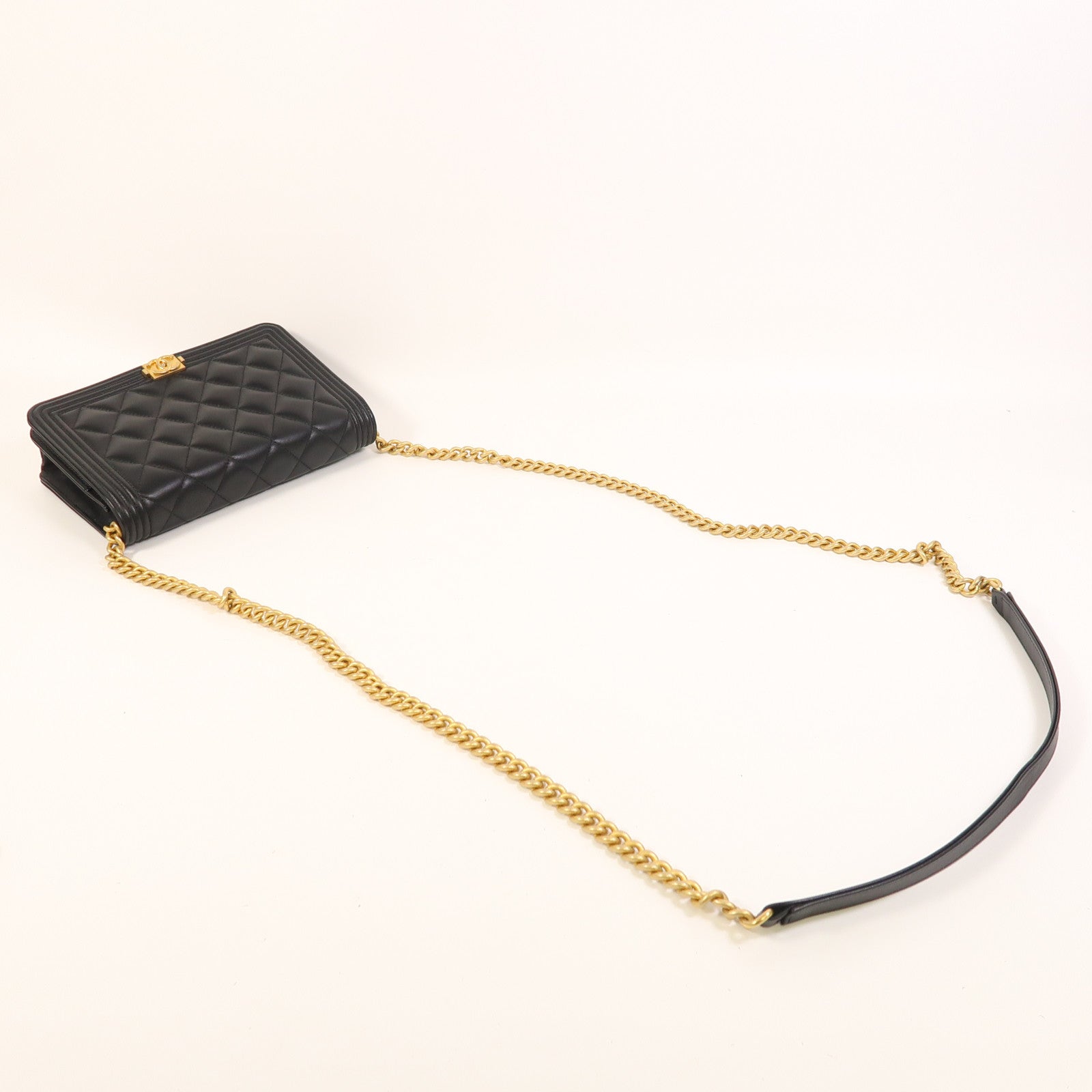 CHANEL 羊皮皮革Boy Wallet On Chain鏈帶肩背袋