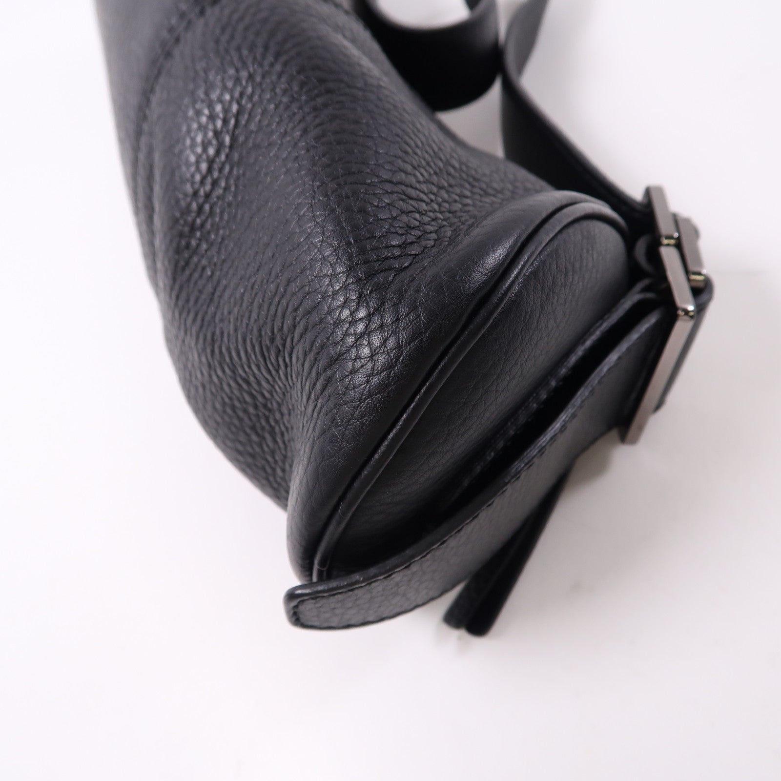 TOD'S 牛皮皮革Shoulder Bag銀扣肩背袋黑色