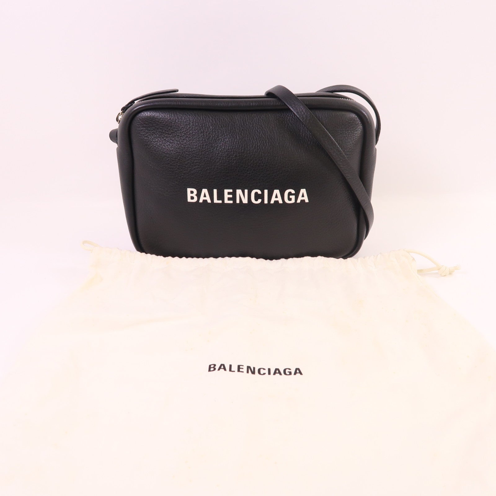 BALENCIAGA 牛皮皮革Everyday Camera Bag銀扣肩背袋