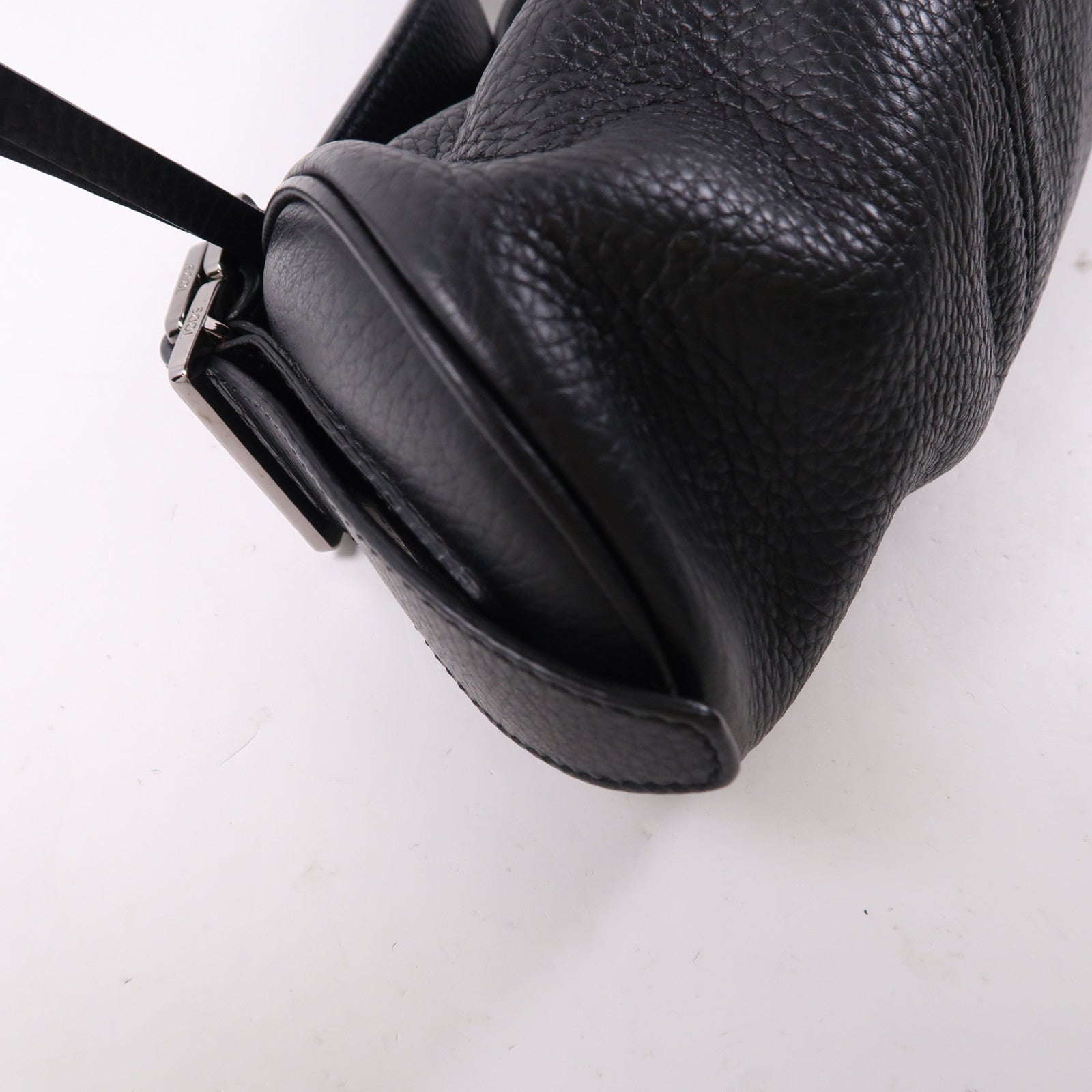TOD'S 牛皮皮革Shoulder Bag銀扣肩背袋黑色