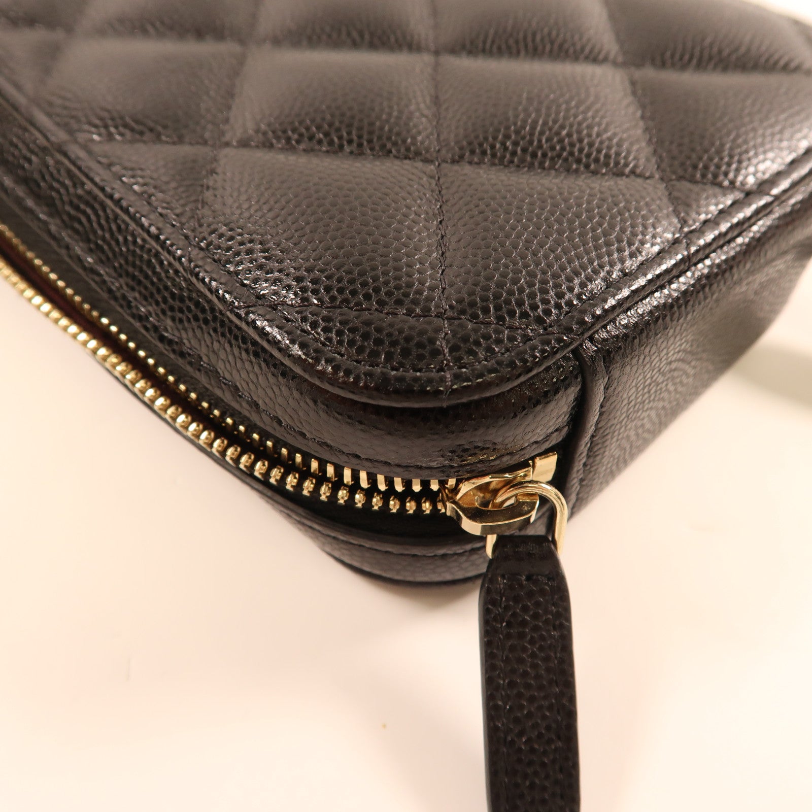 CHANEL 牛皮皮革Chain Shoulder金扣鏈帶肩背袋黑色