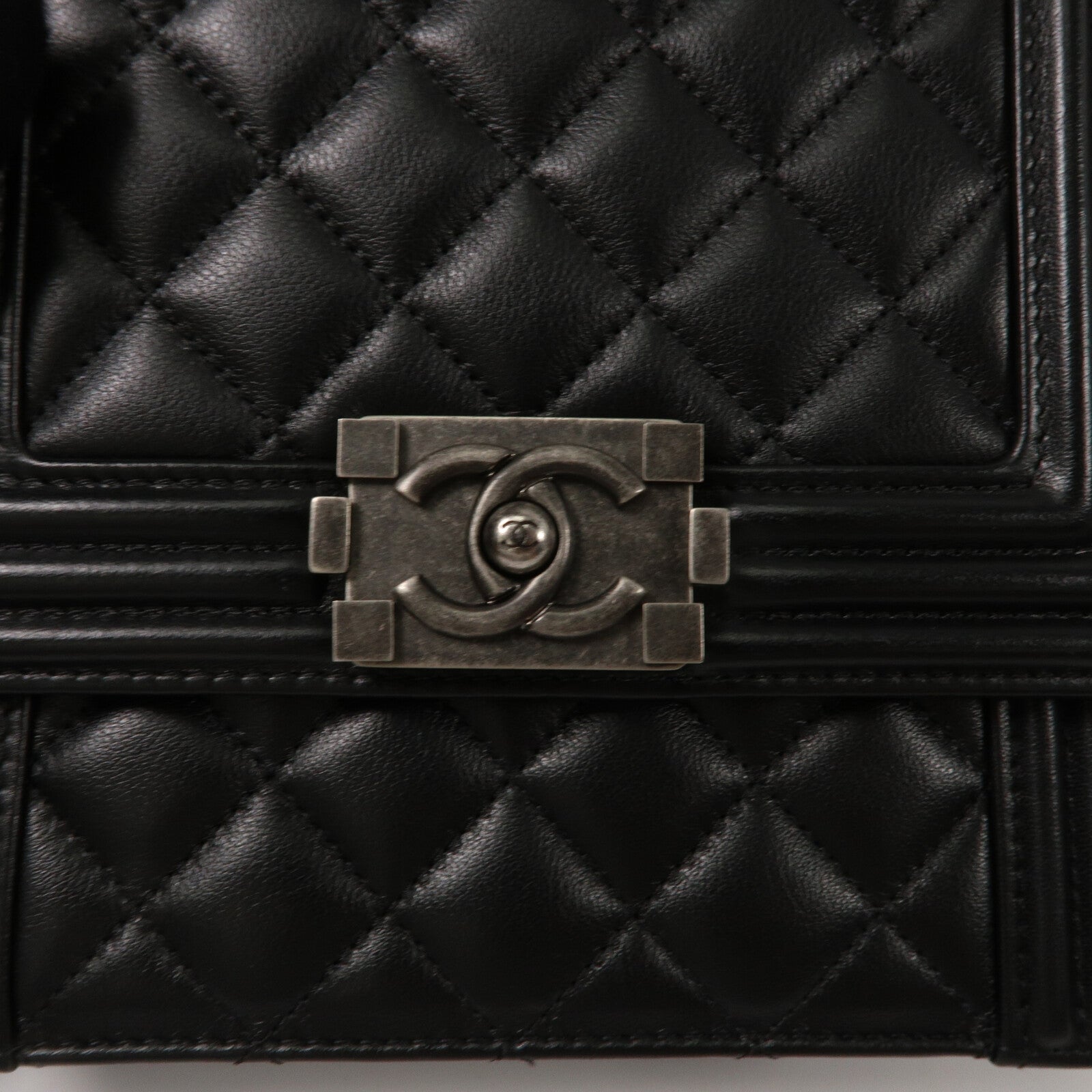 CHANEL 羊皮皮革Boy North South鏈帶肩背袋
