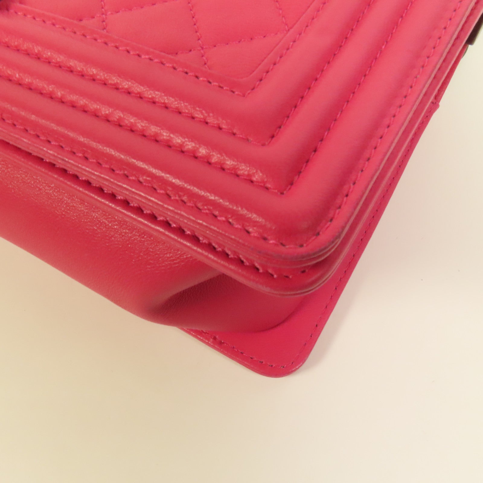 CHANEL 羊皮皮革Boy 25鏈帶肩背袋