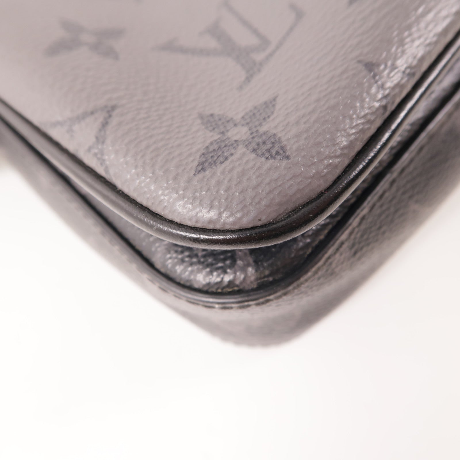 LOUIS VUITTON Trio Messenger Shoulder Bag M69443 Monogram Eclipse Reverse Gray