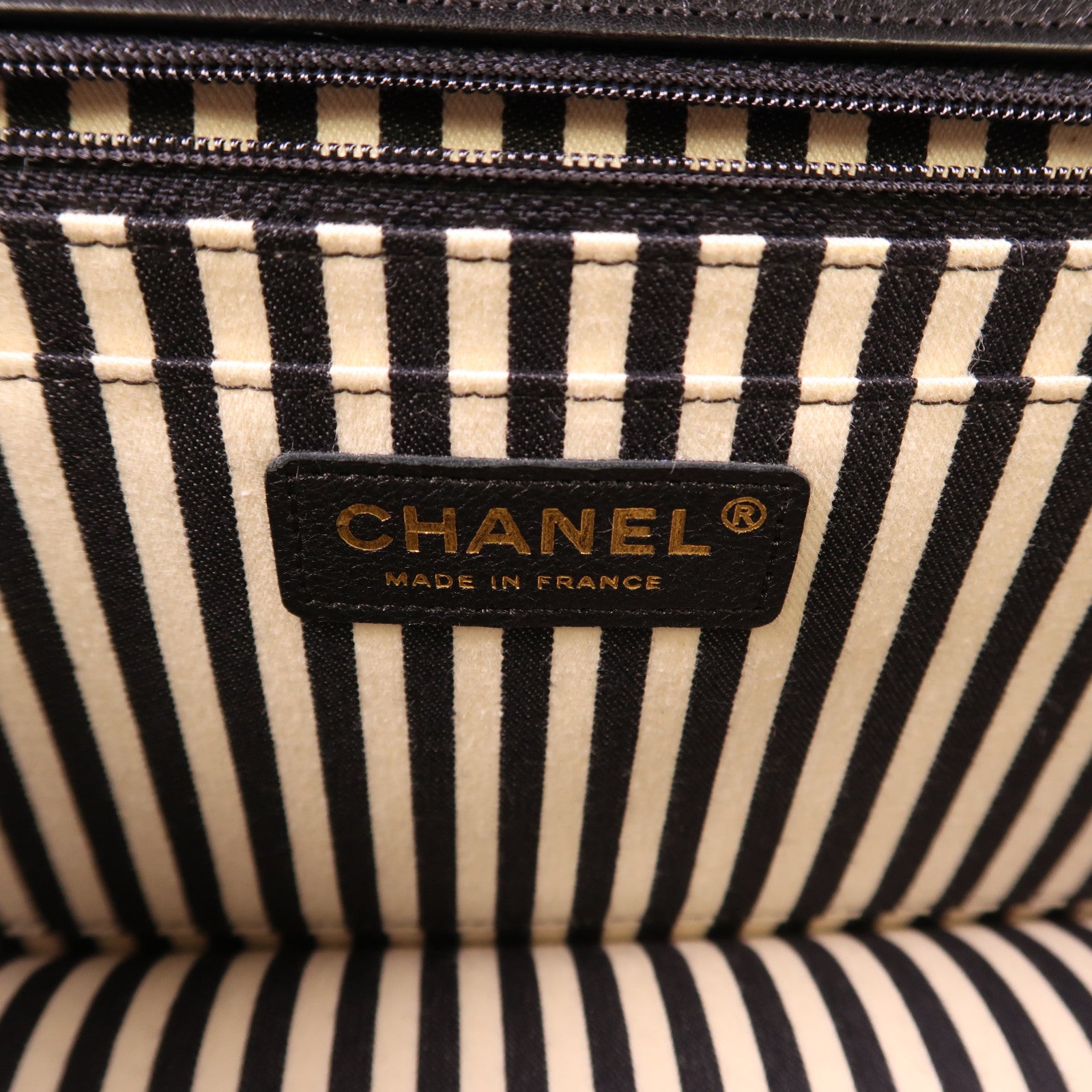 CHANEL 牛皮皮革Shoulder Bag金扣鏈帶肩背袋