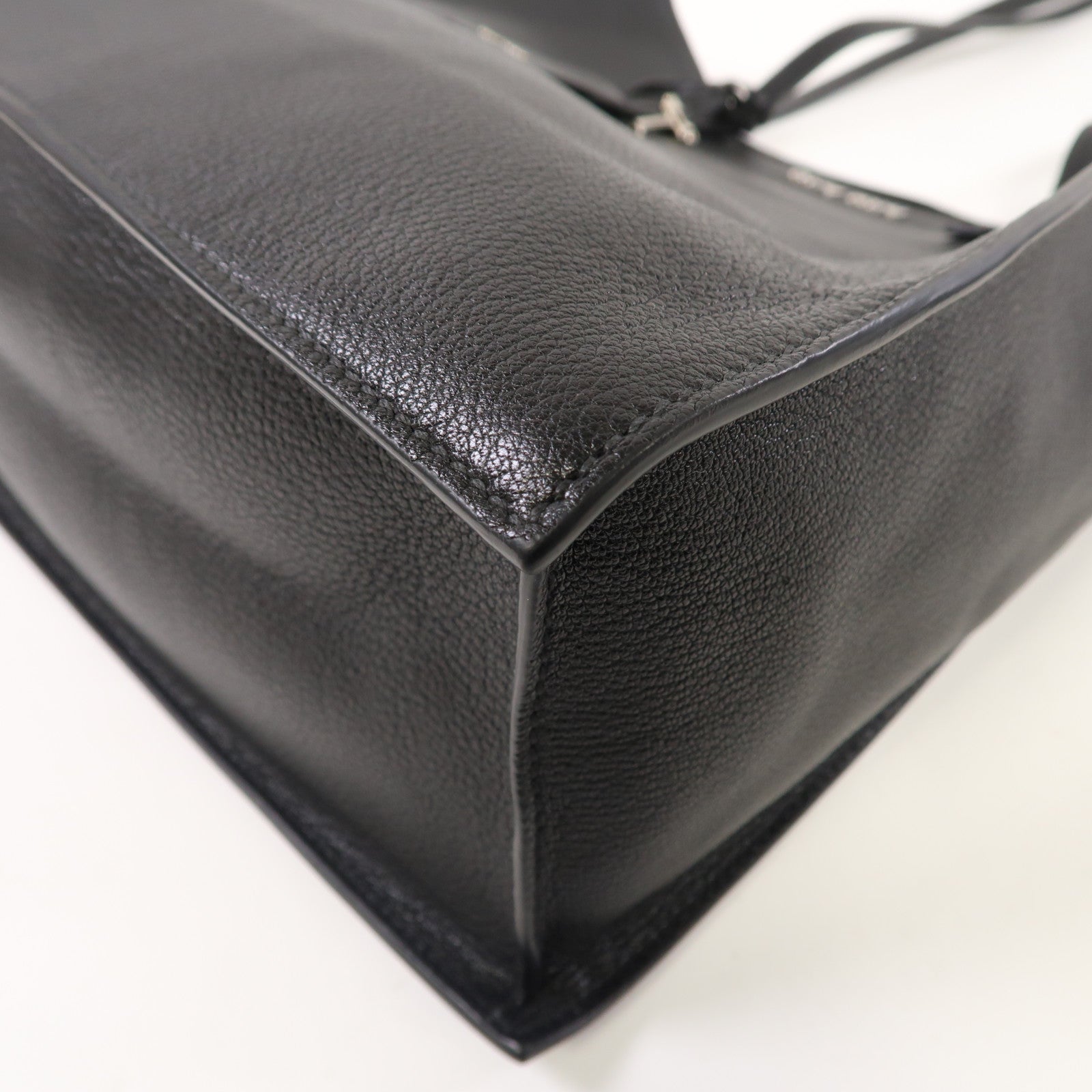 Miu Miu 牛皮皮革Shoulder Bag銀扣肩背袋黑色