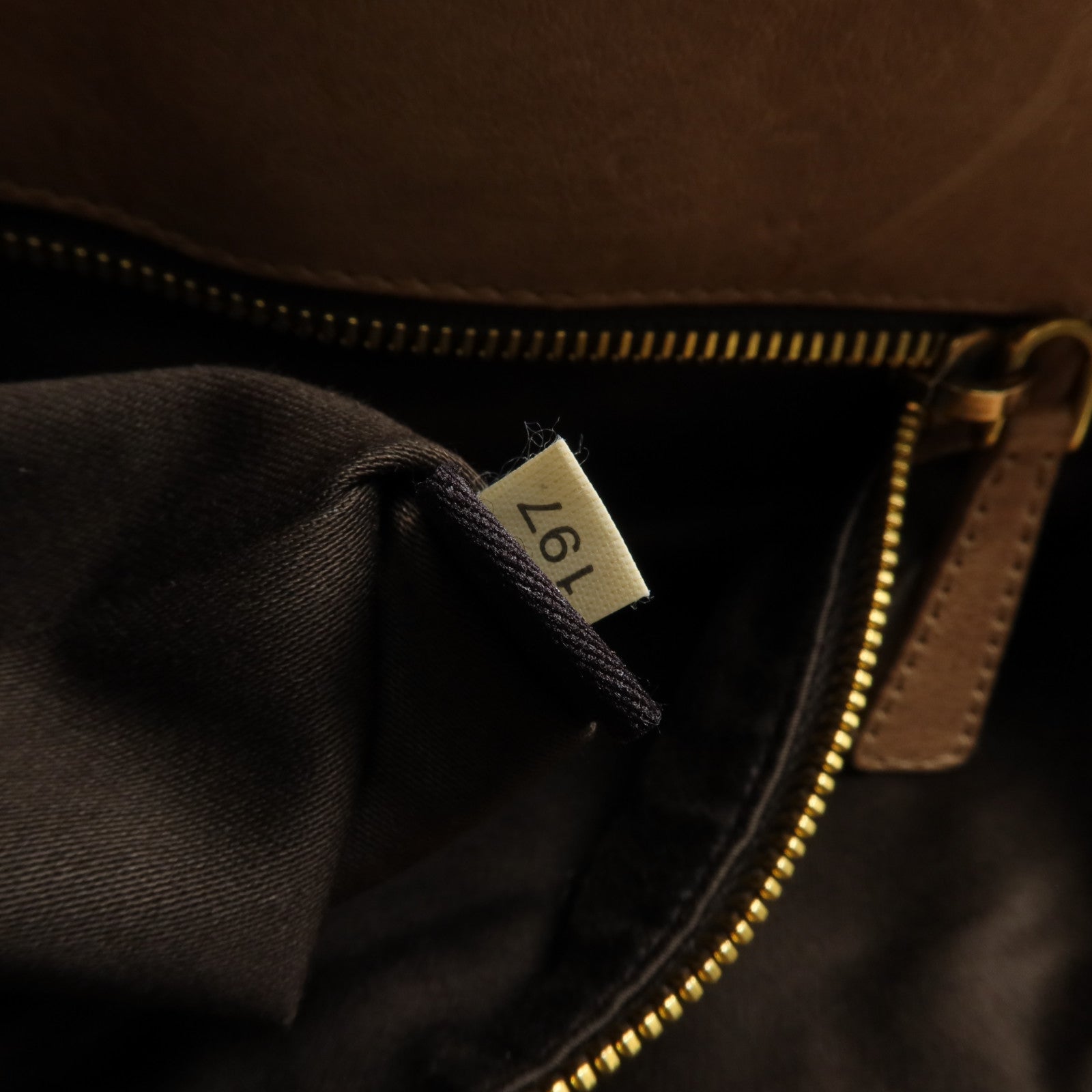 Miu Miu 牛皮皮革2 Way Shoulder金扣手挽肩背兩用袋